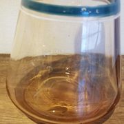 Carafe en verre moulé