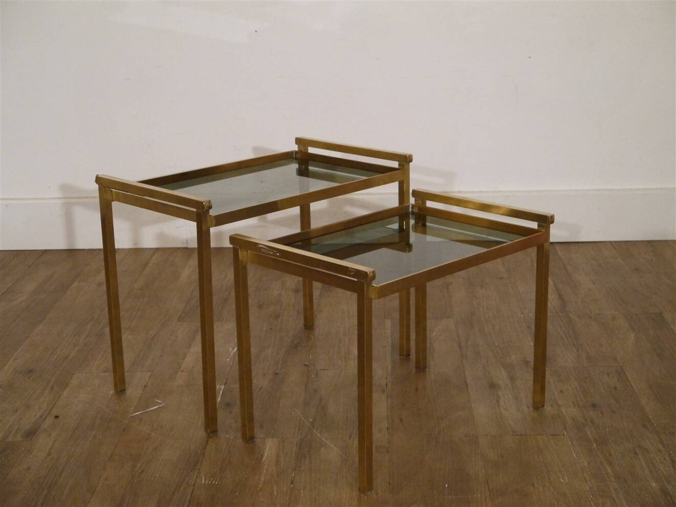 Italian nesting tables in brass and glass, 1970