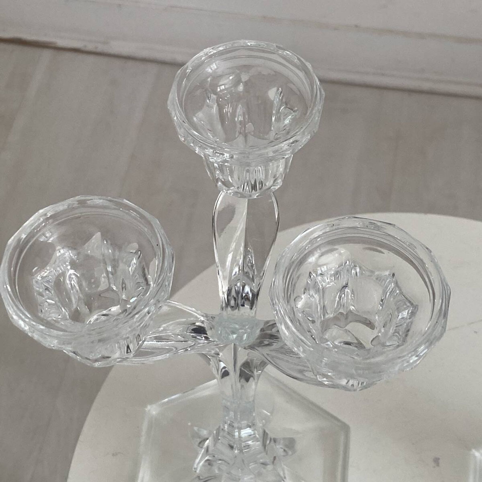 Pair of three-branch candlesticks in Arques crystal