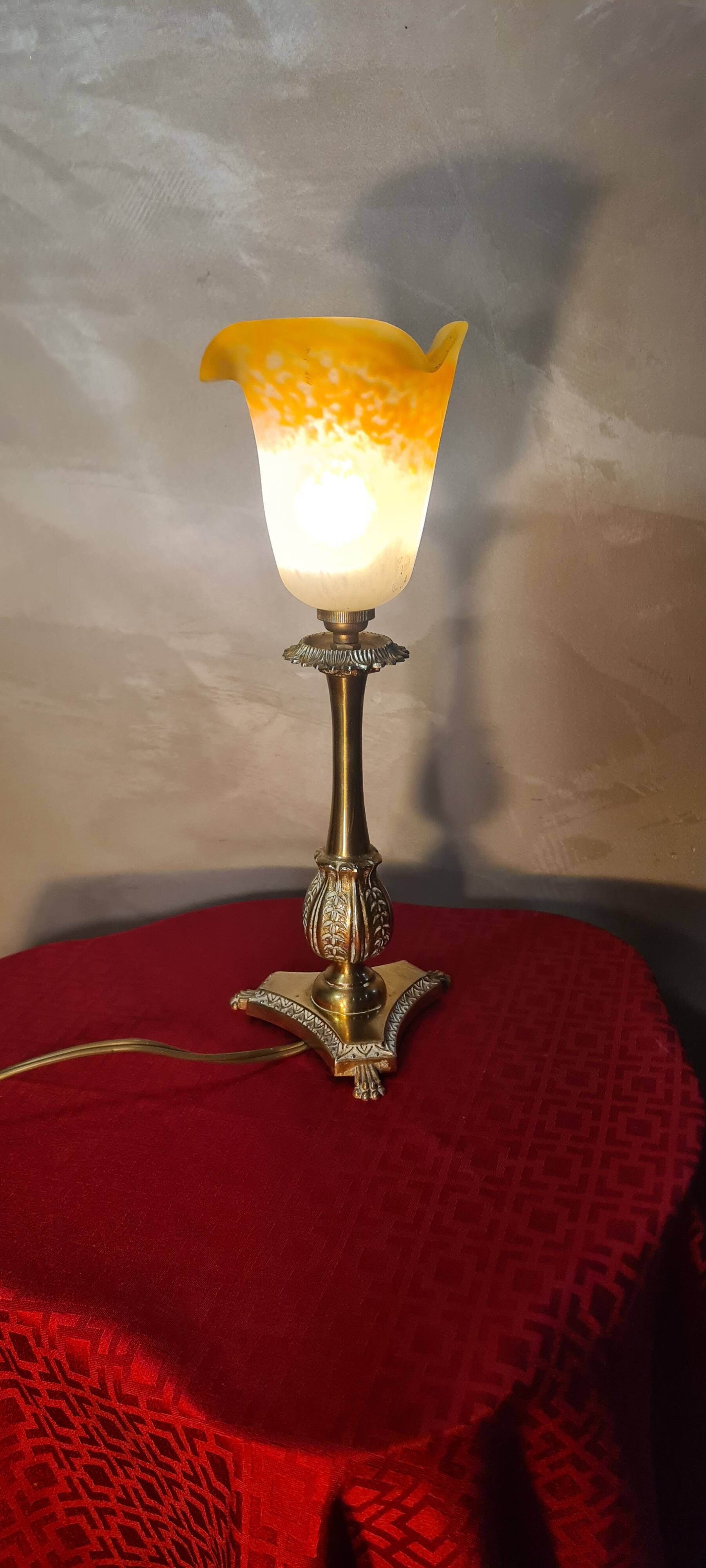 Antique Napoleonic bronze lamp, 3 very pretty tulips in glass paste, unsigned