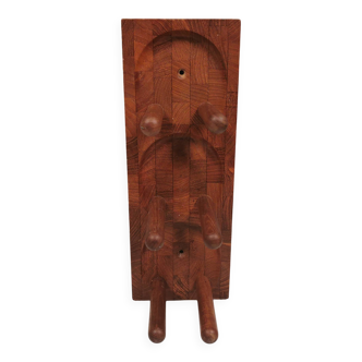 Beautiful Danish wine rack/holder for 3 bottles of wine on the wall. 1980s