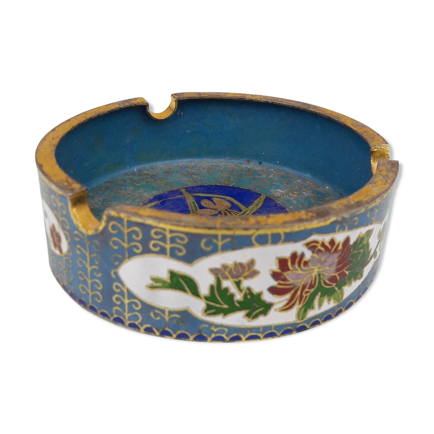 Ashtray in partitioned