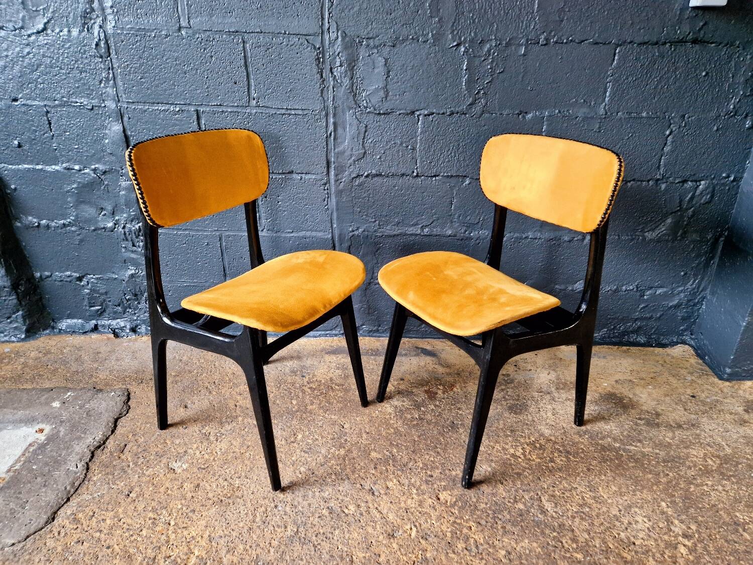 2 vintage chairs in black lacquered wood and yellow/mustard fabric, 1960