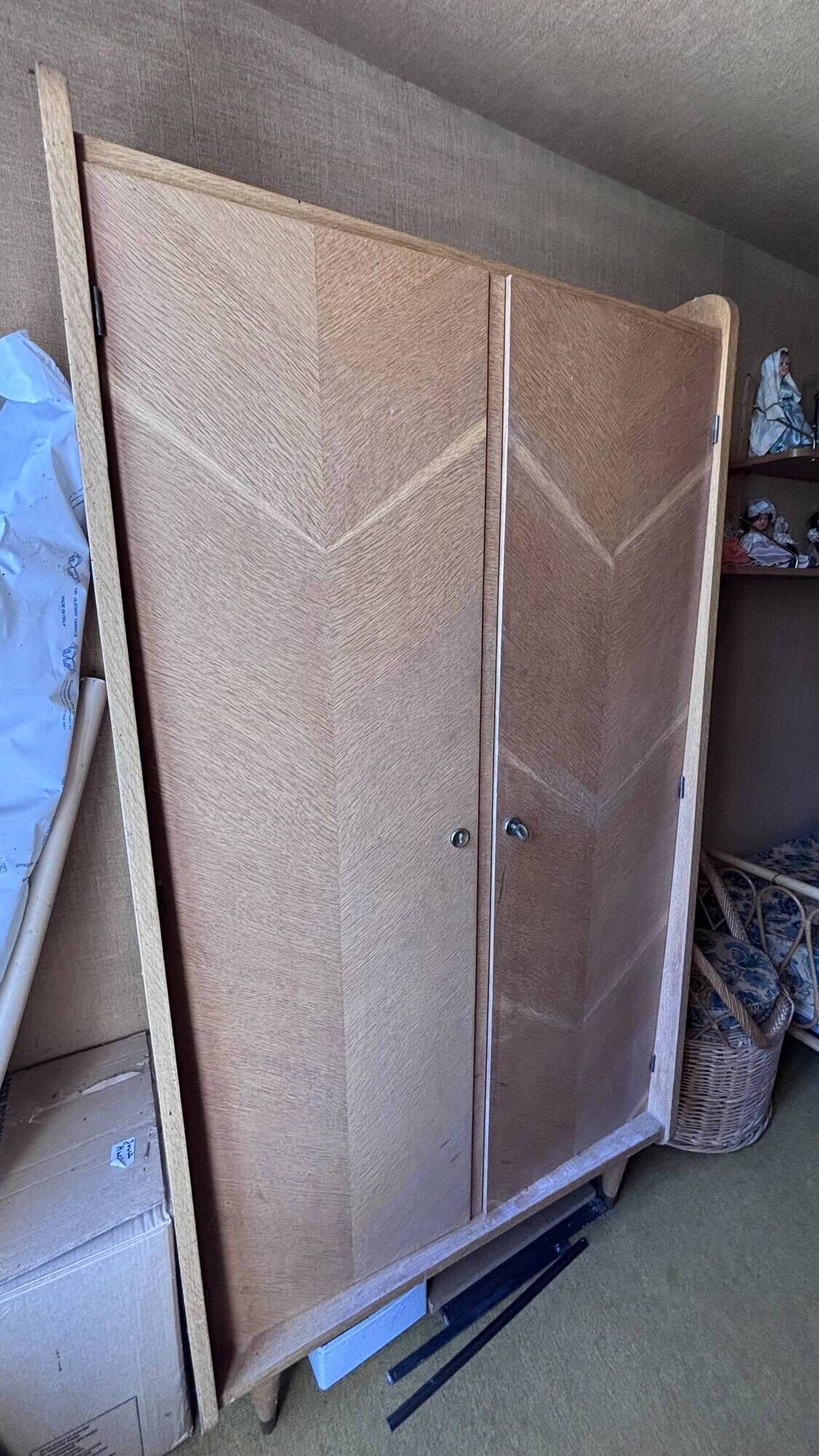 Art Deco oak wardrobe with chevron decoration