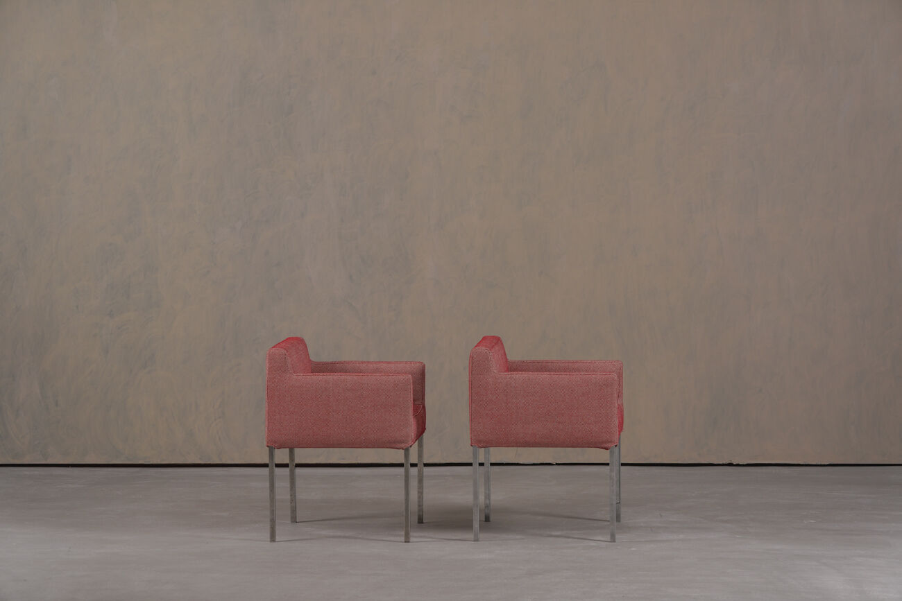 2 fauteuils Ligne Roset en tissu rose, France années 2000