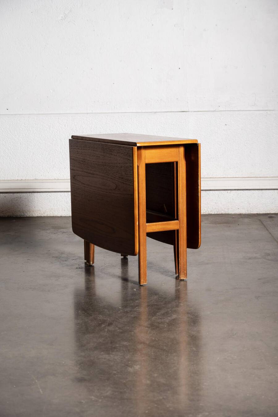 English drop-leaf table