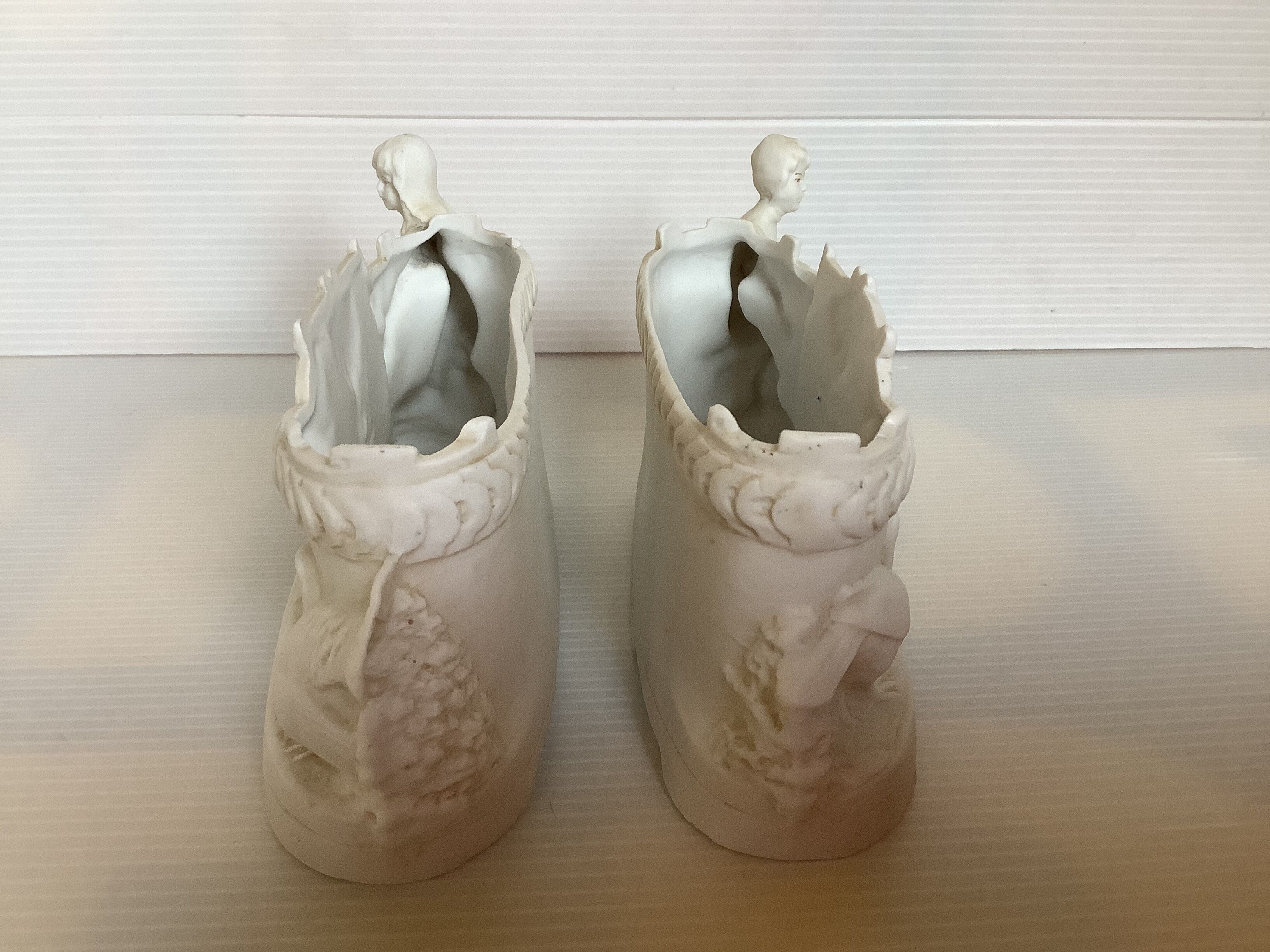 Pair old mini biscuit planters