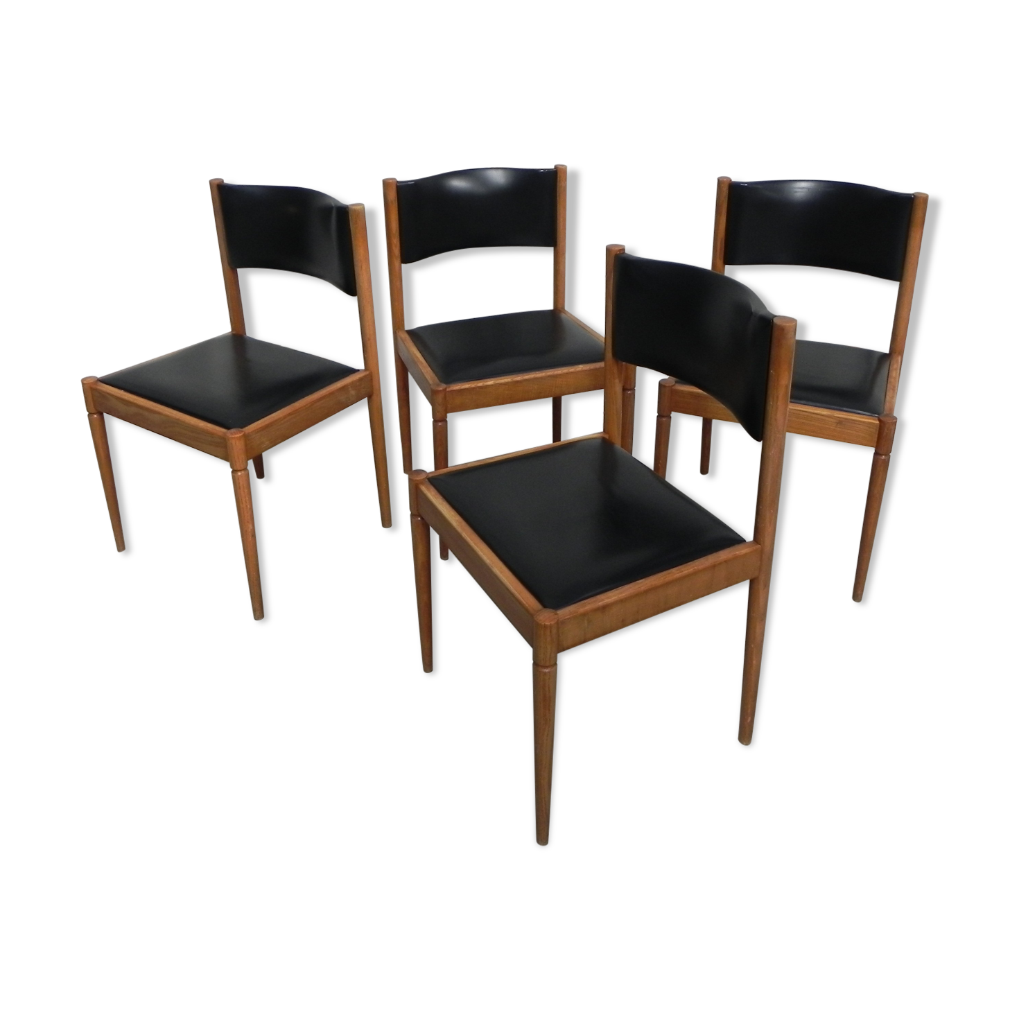 4 vintage chairs upholstered with skai