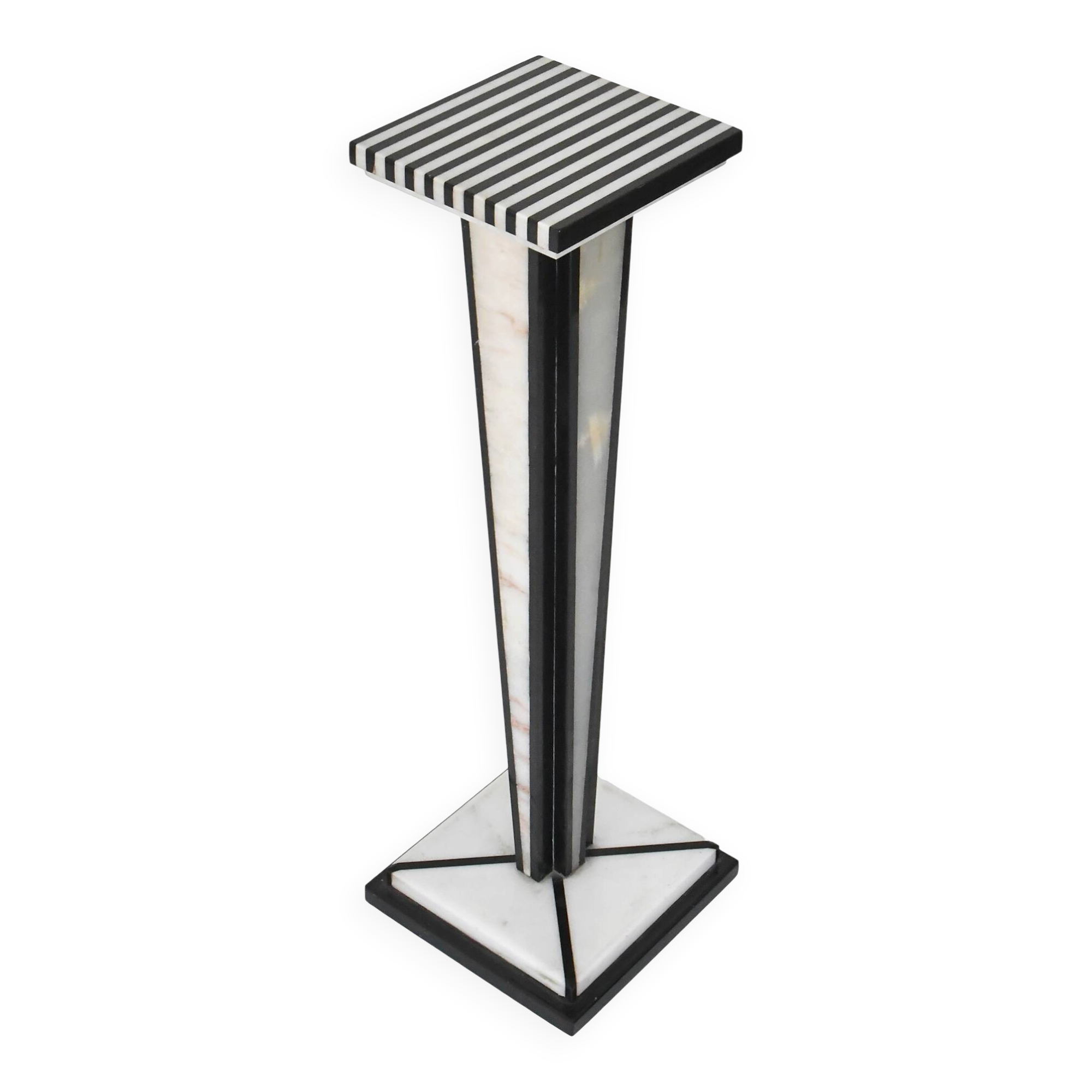 Colonne en marbre noir et blanc
