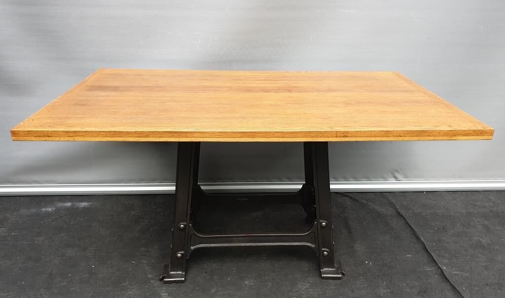 Industrial table cast iron base up to 6 guests