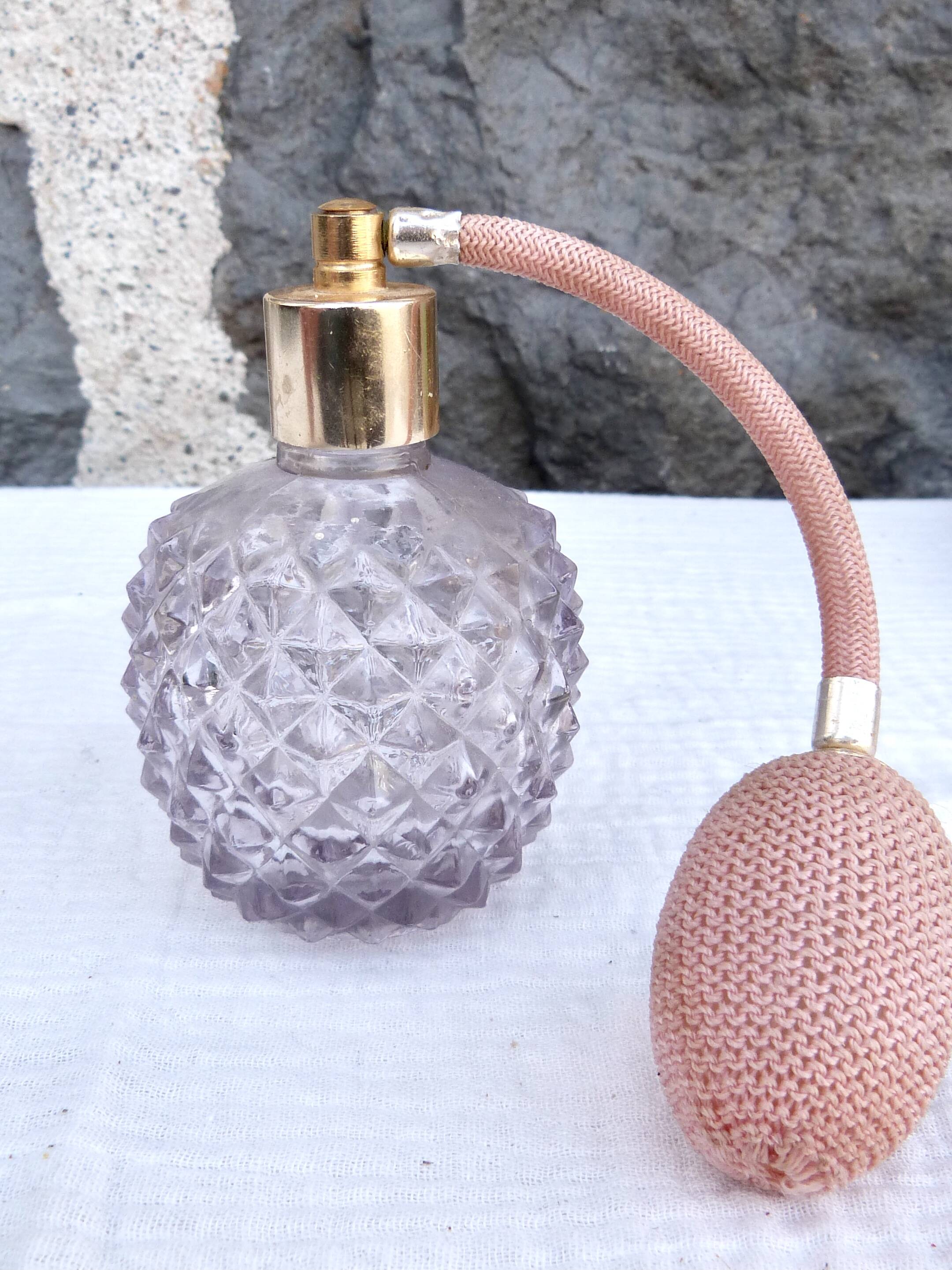 Perfume spray with pear
