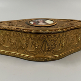 Boite a bijou bronze dore decor Louis XVI miniature porcelaine femme