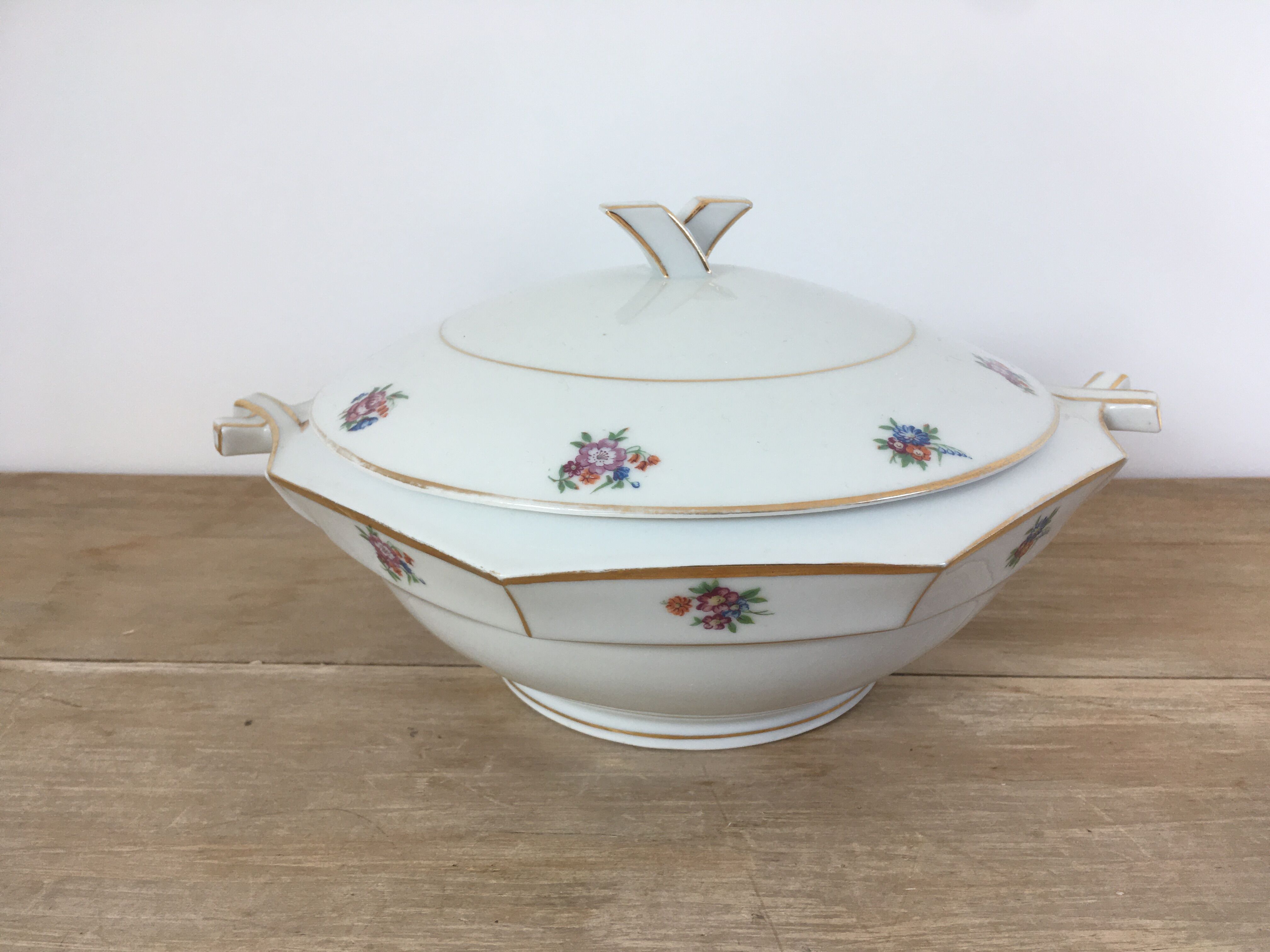 Tureen small flowers