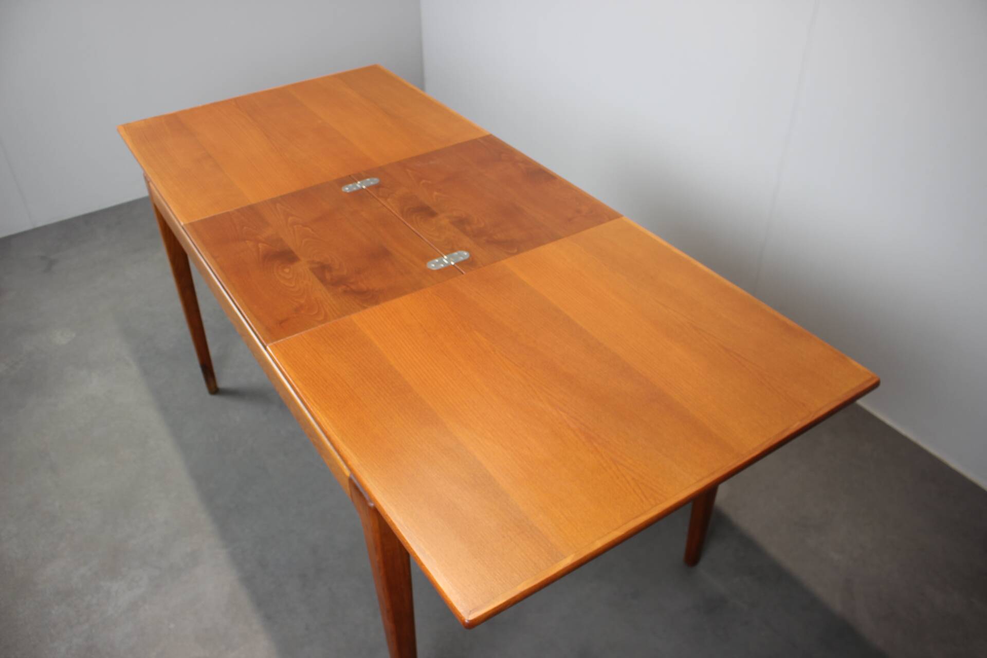 Extendable dining table by Dřevotvar, 1970s