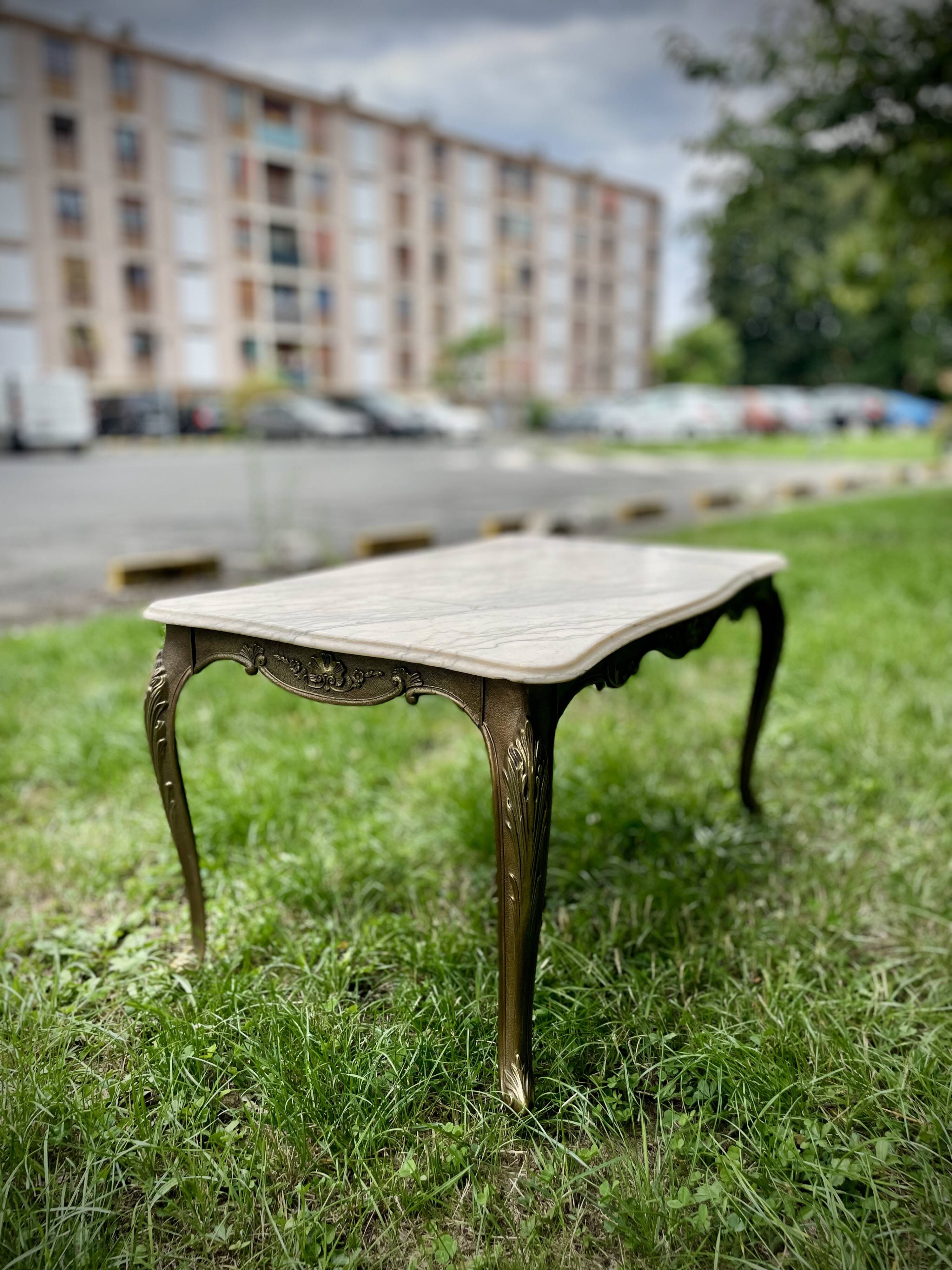 Louis XV style solid marble coffee table - Vintage Rococo