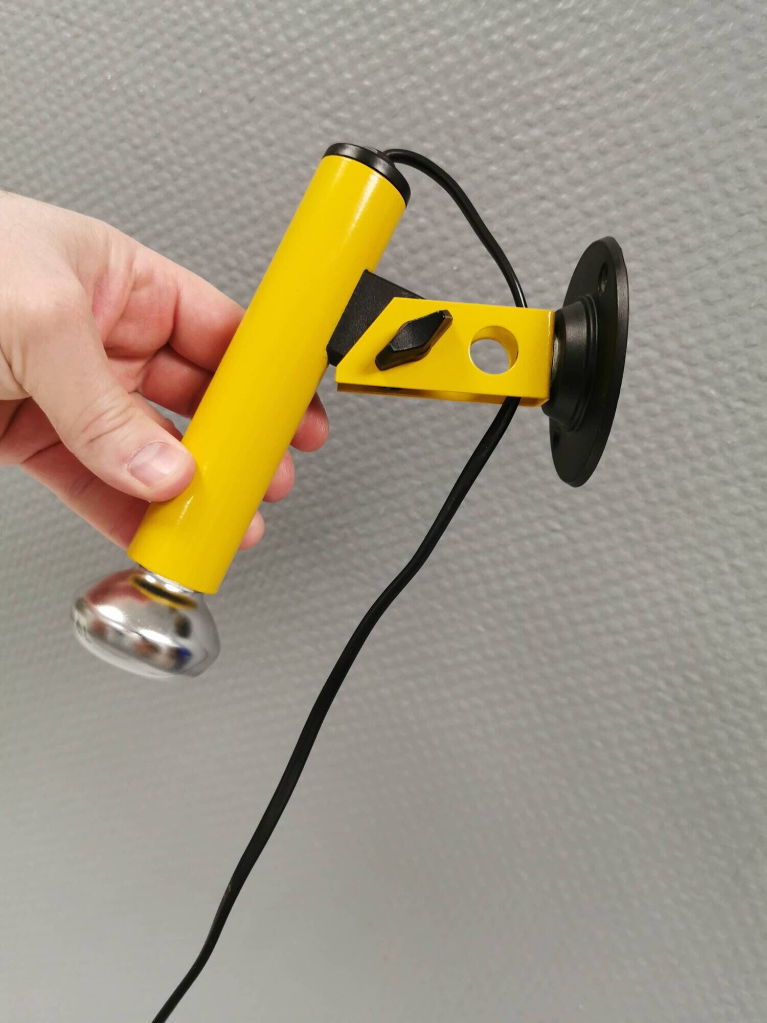 Small wall lamp in beautiful yellow color from Danish Nordlux 1980s.