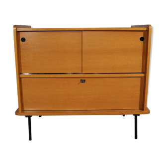 Buffet for storage of vinyl, dating from the 1950-1960