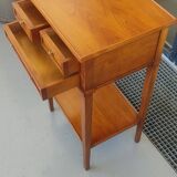 Pedestal table