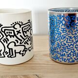 Paire de pots Keith Haring en opaline
