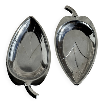 Pair of silver-plated bowls in the shape of a stylised leaf 11.5x22