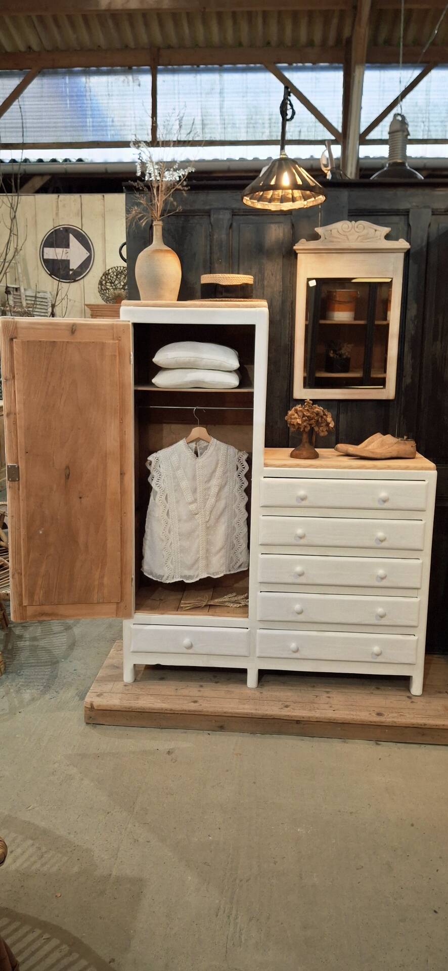 Asymmetrical wardrobe