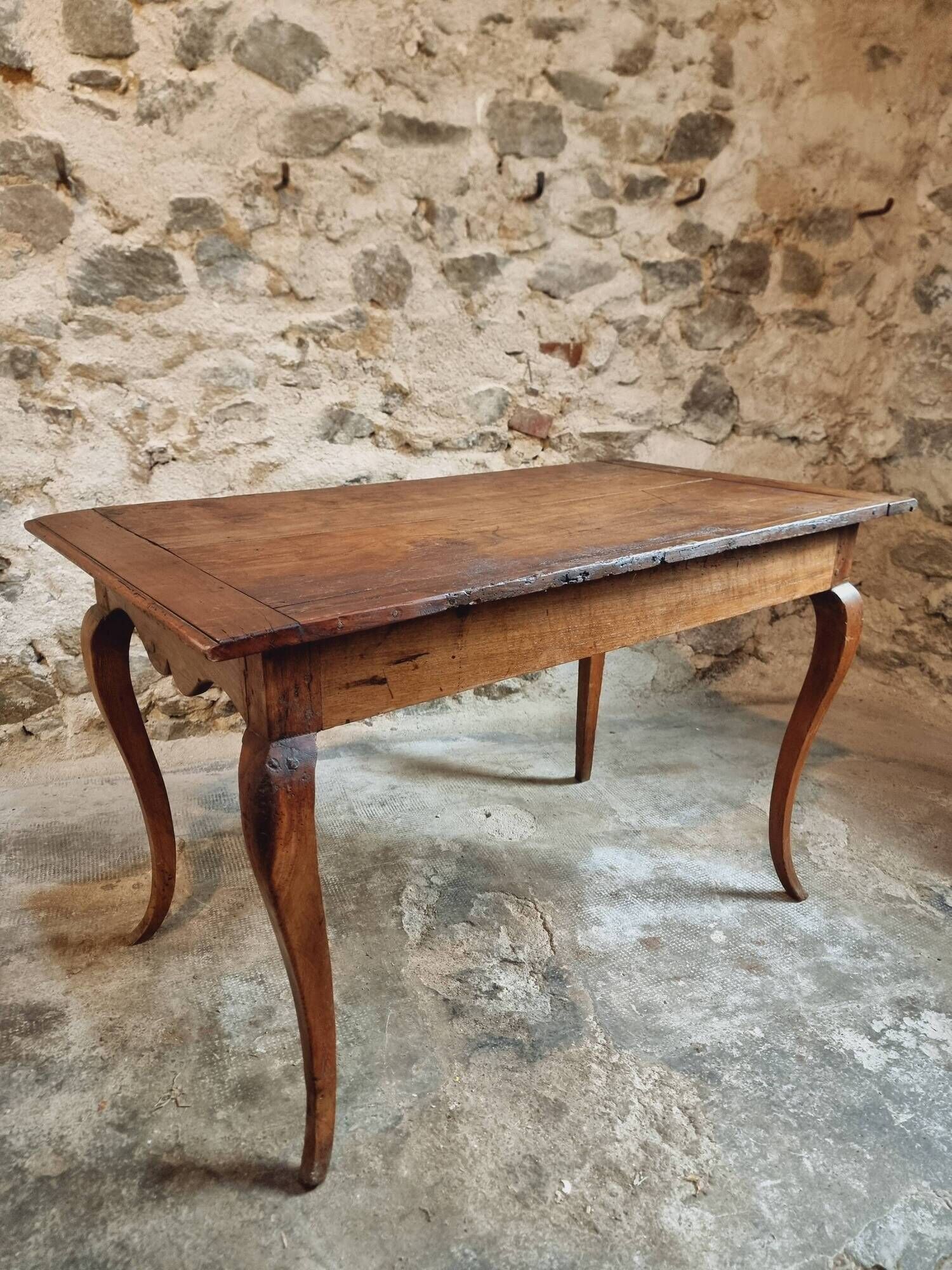 Louis XV provincial desk – 18th century – Walnut & Elm – 116 x 63 cm