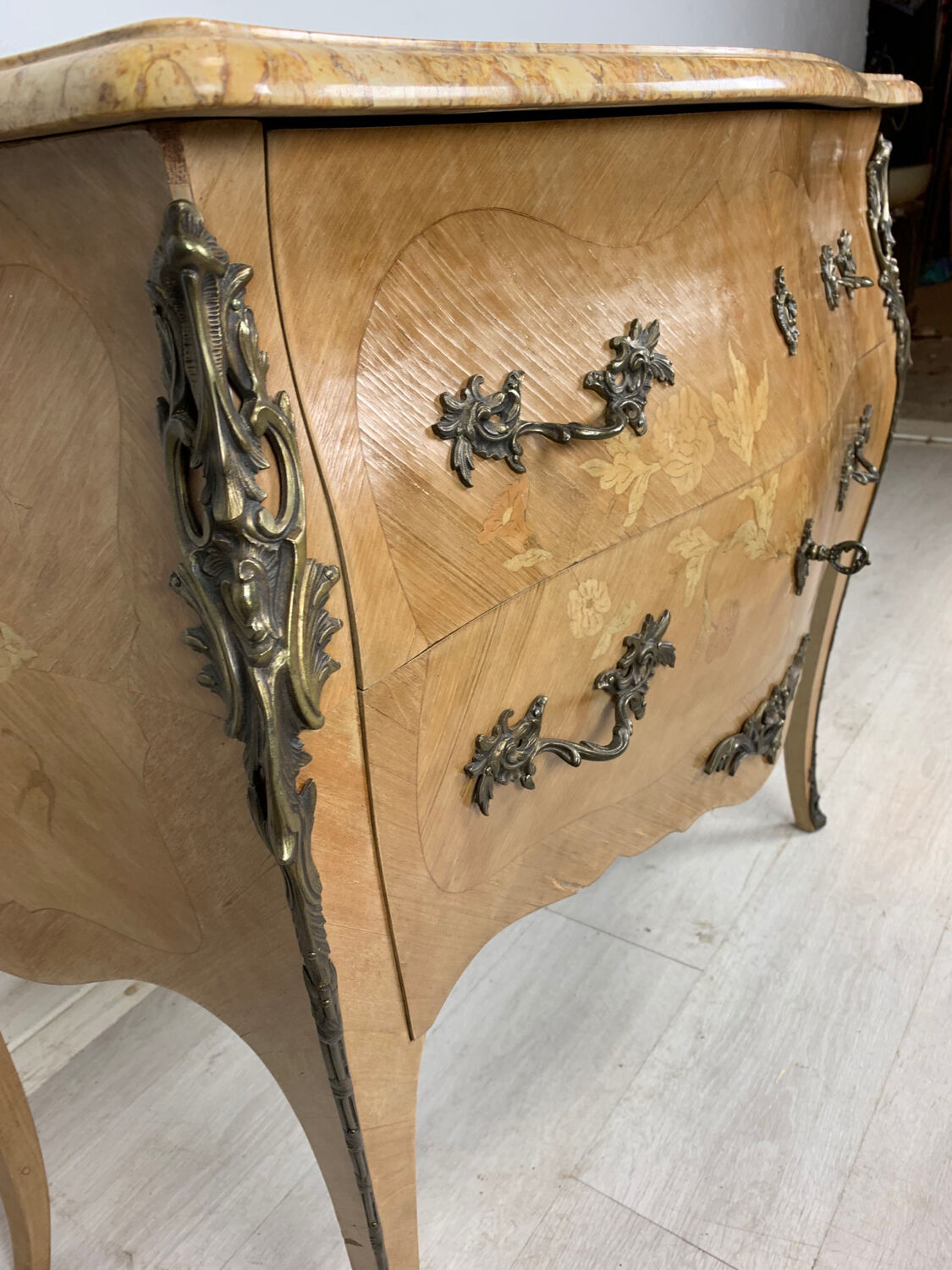 Commode de style louis XV