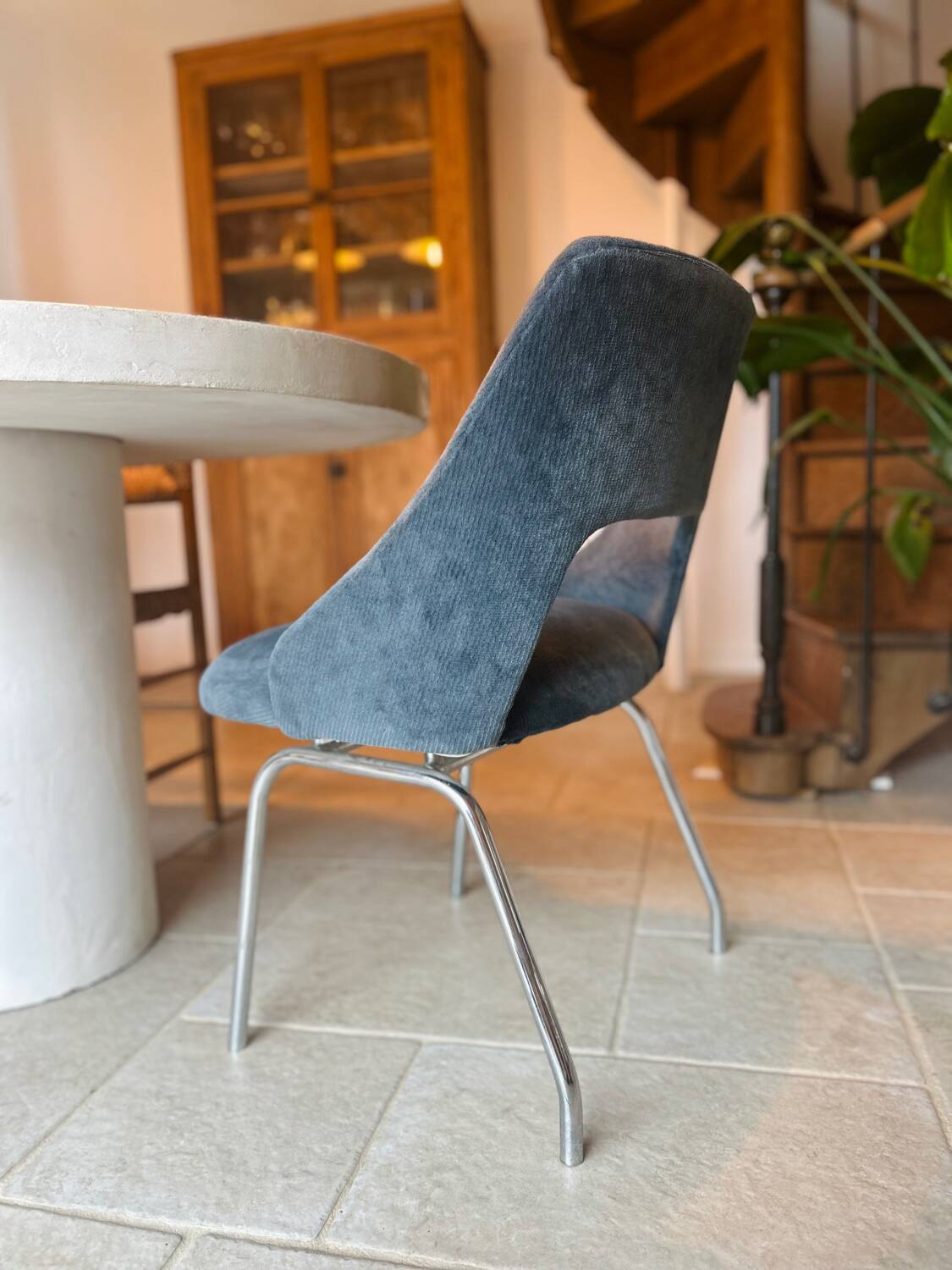 Chaises conférence velours bleu