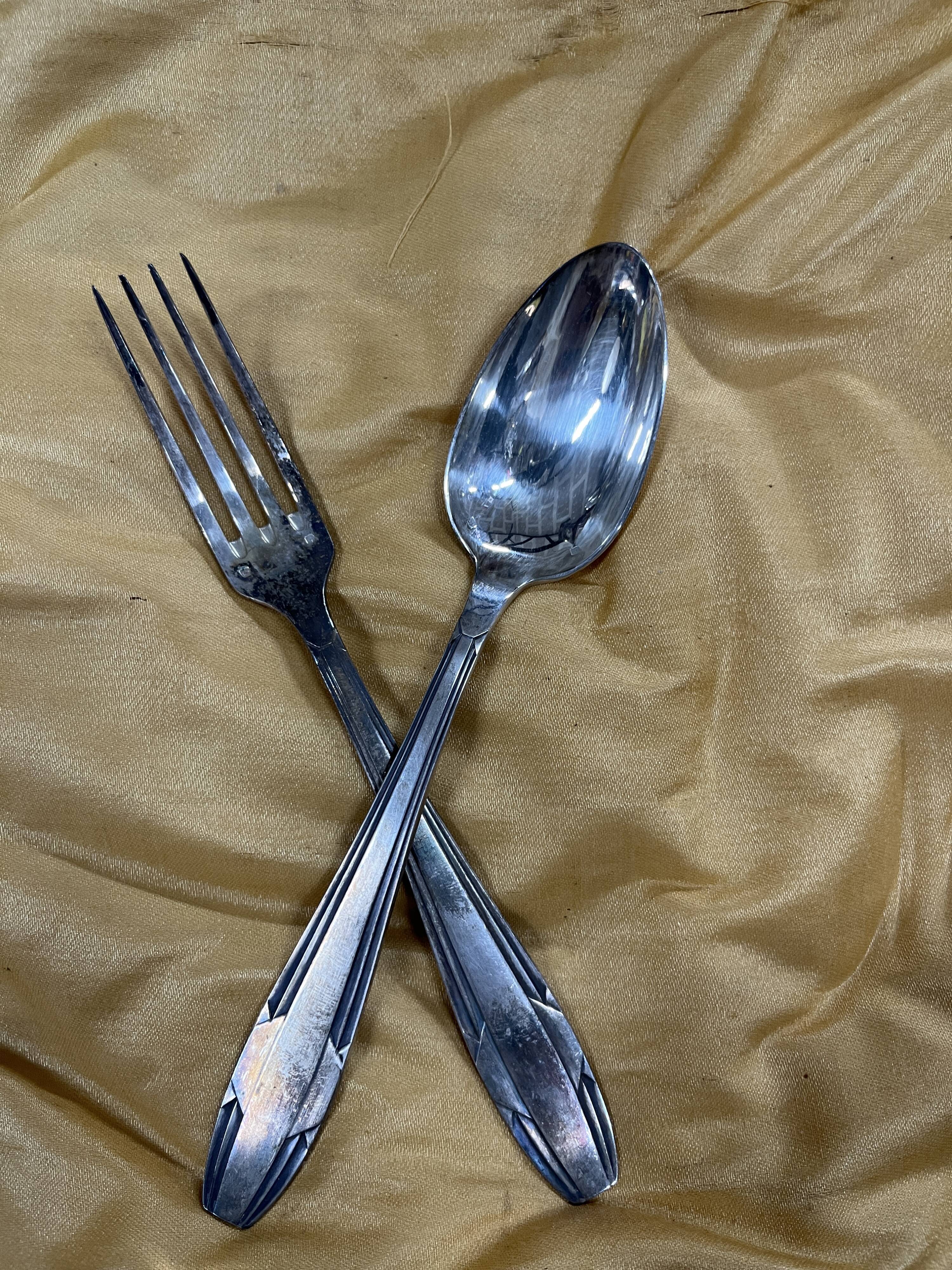 26-piece silver-plated cutlery set from the 1950s