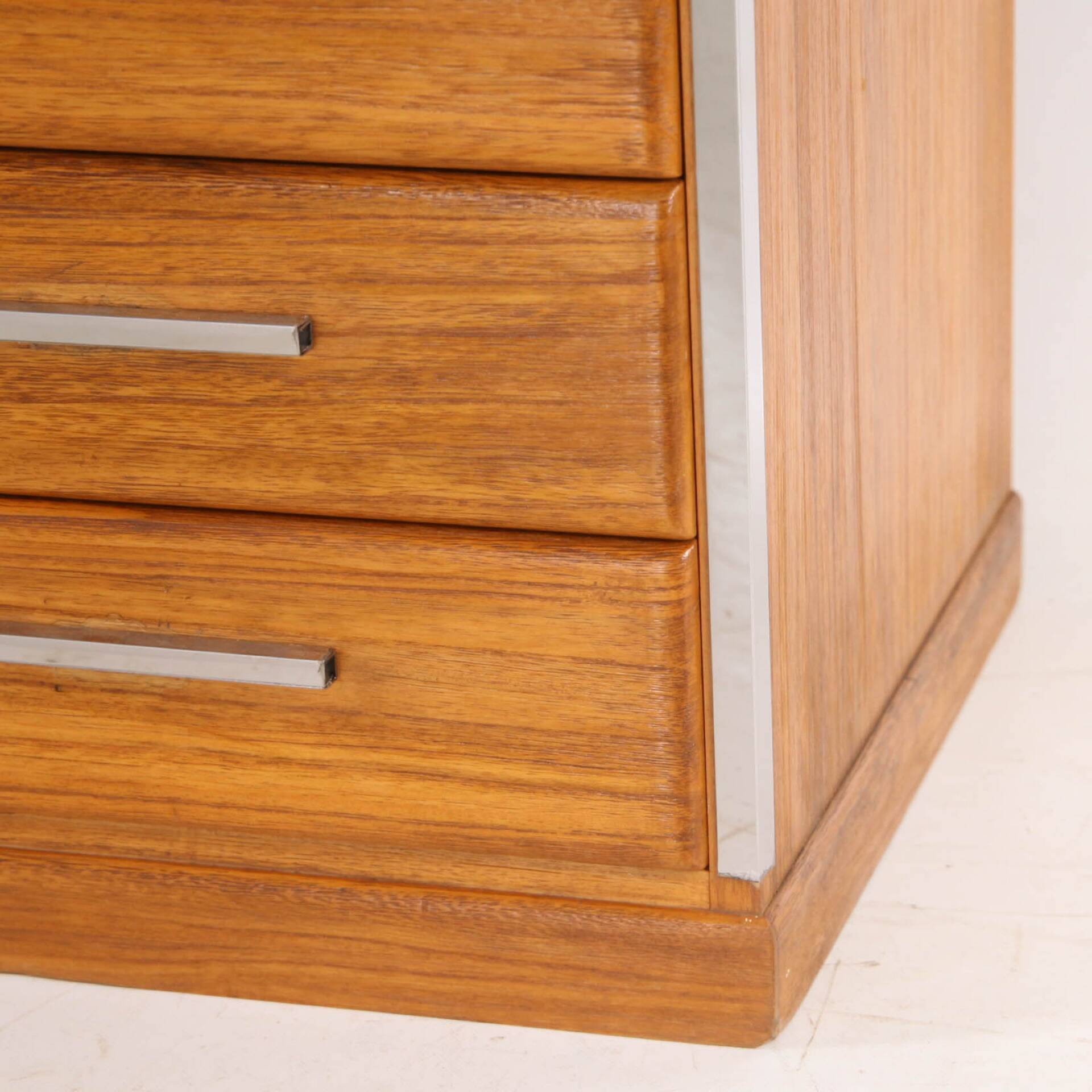 Japanese high commode