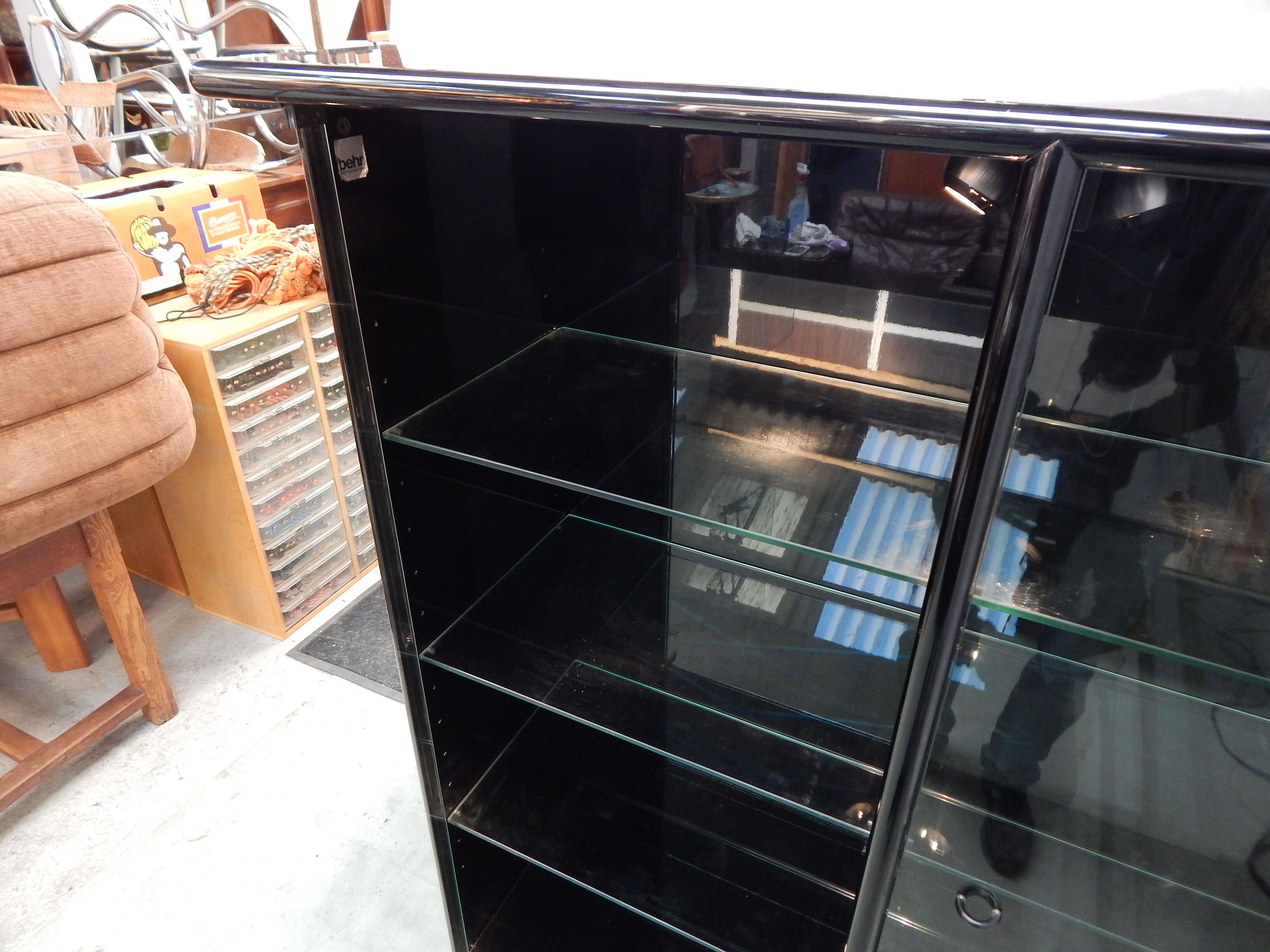 Vitrine laqué noir design Behr années 80