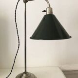 Articulated desk lamp