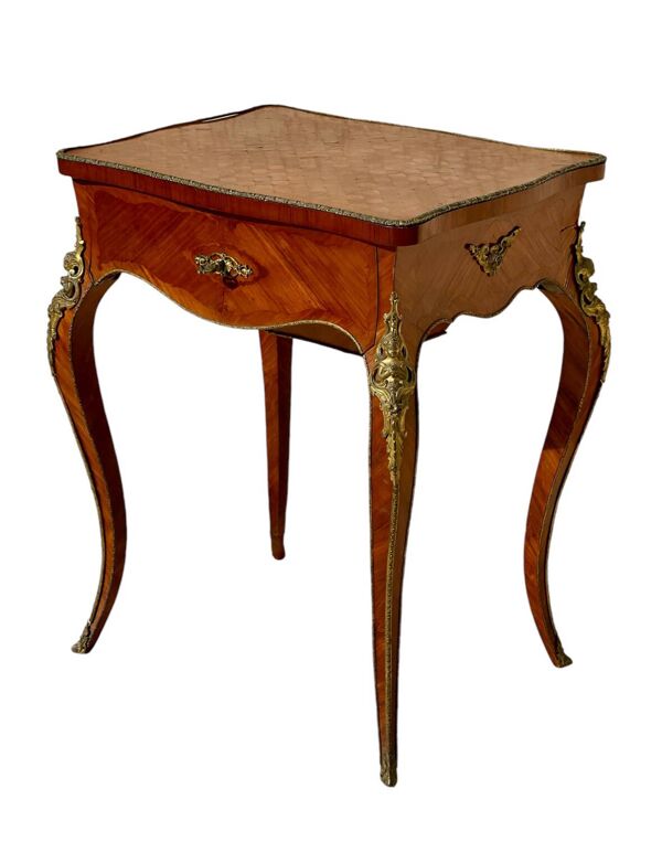 Table d’appoint / Travailleuse Style Louis XV