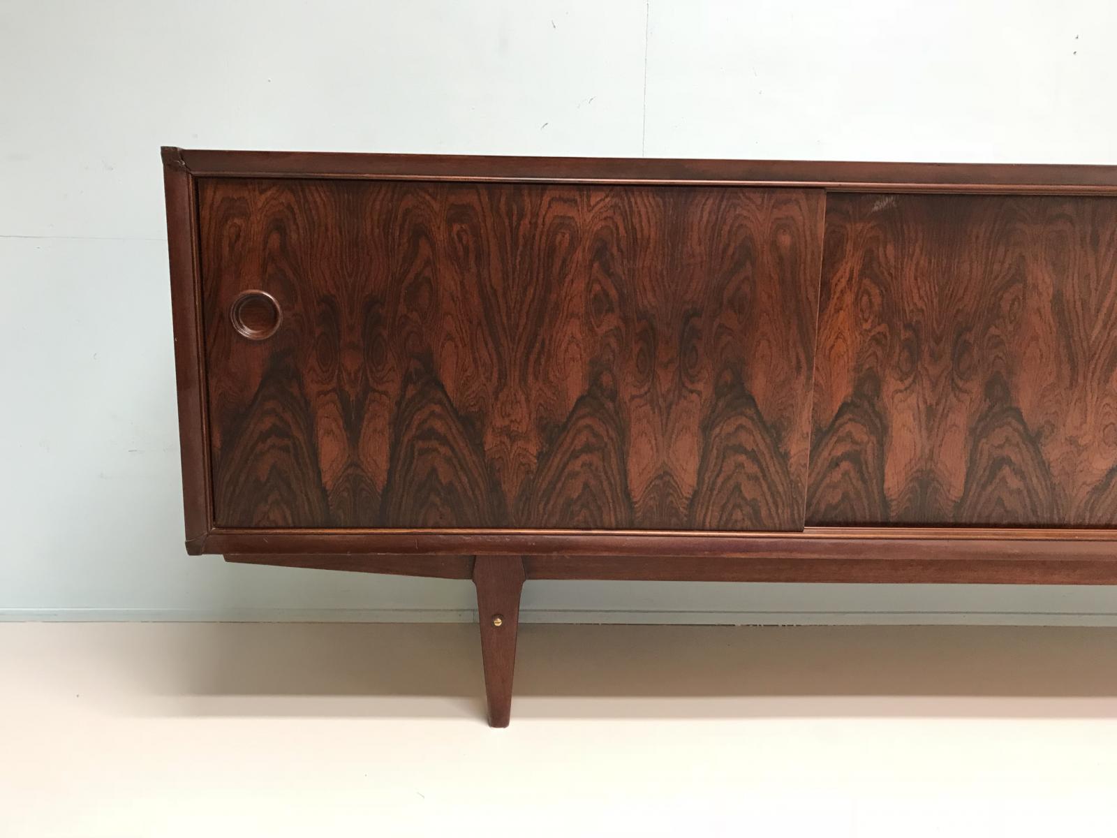 Row s Fristho country down 1960 rosewood