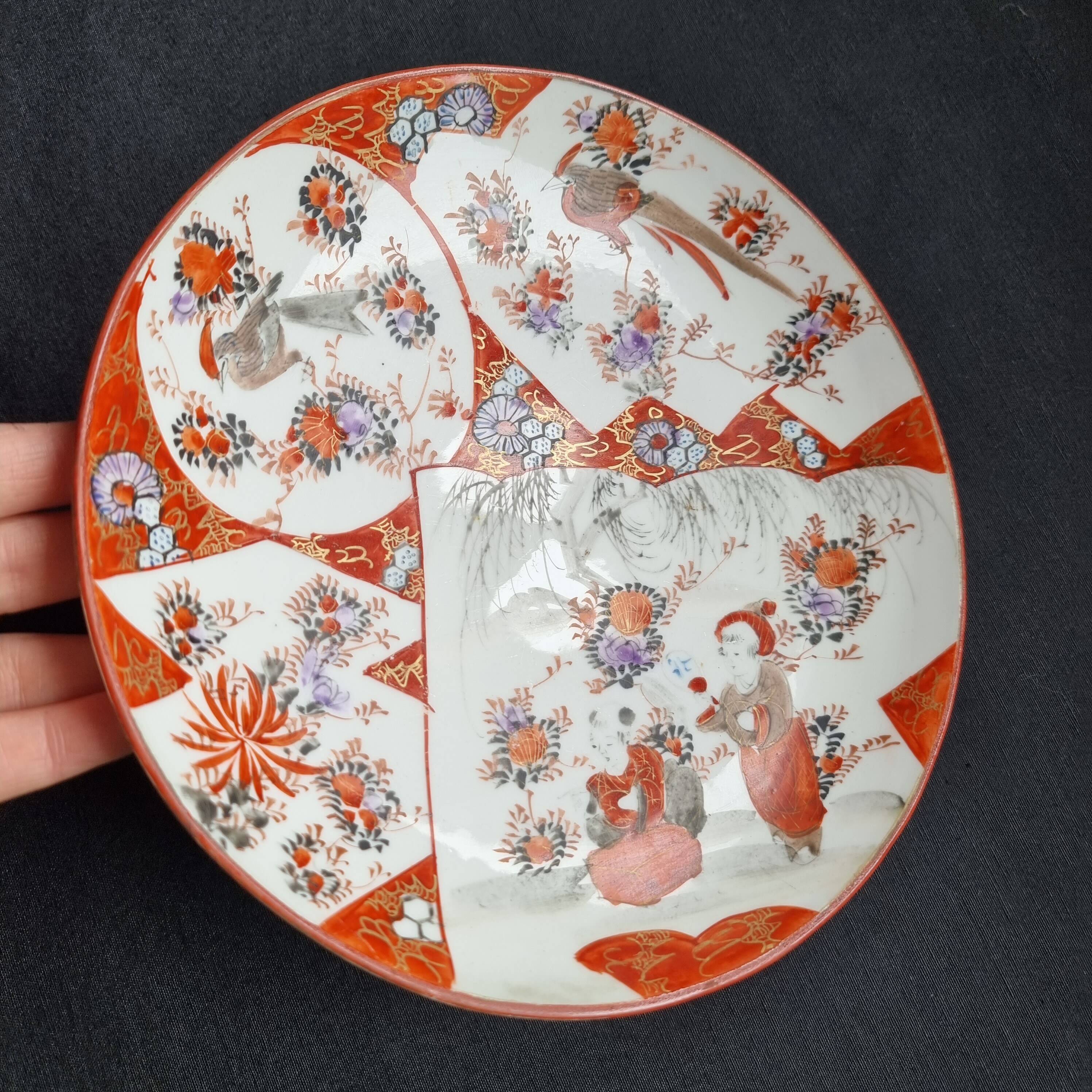 Antique Kutani porcelain plate (Meiji period, 19th century)
