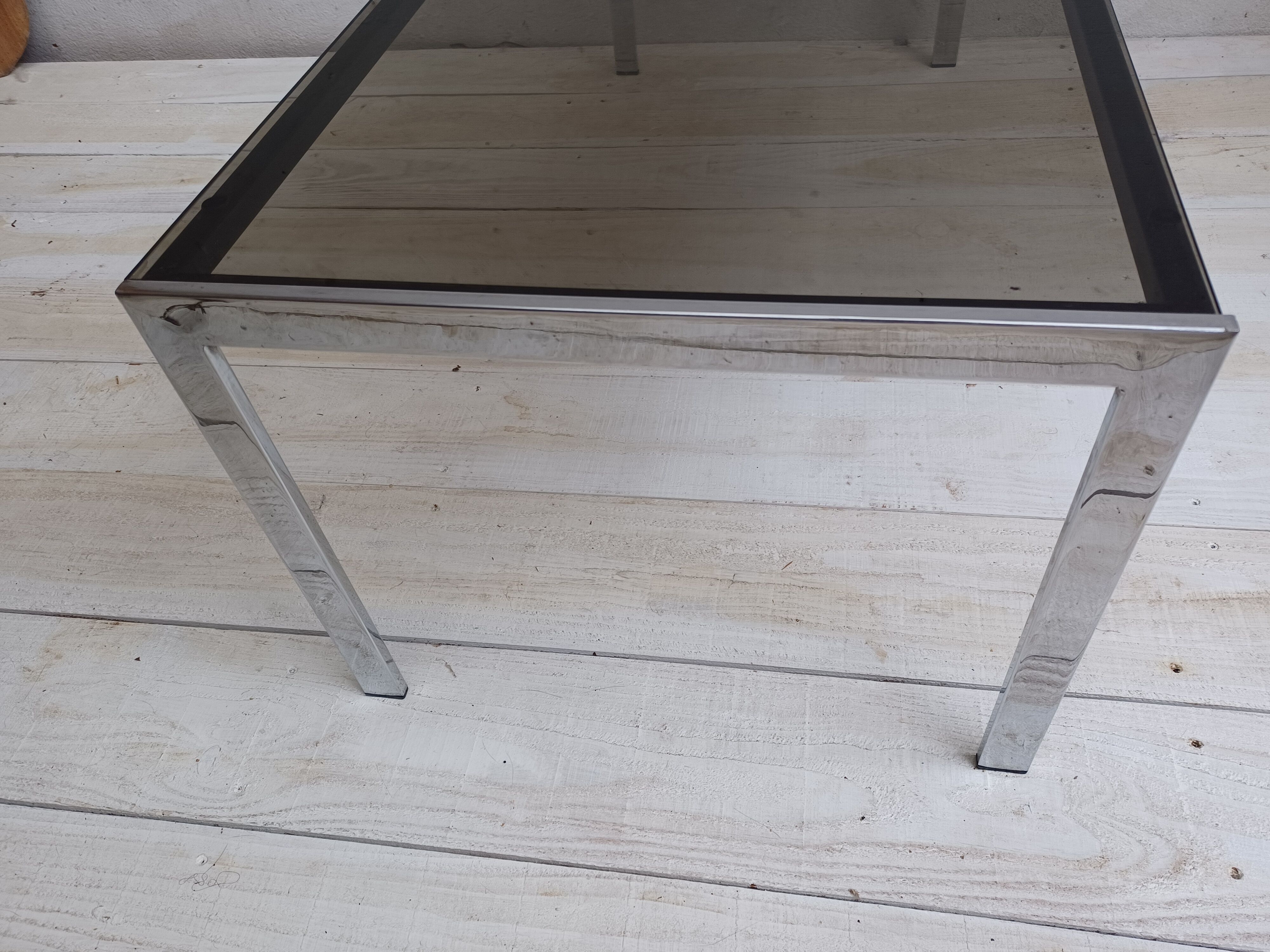 Table basse , verre fumé