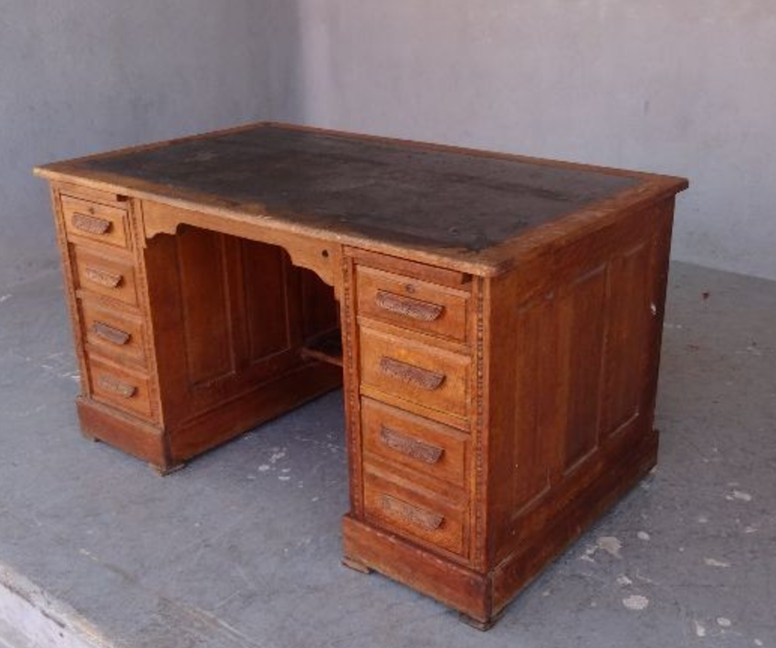 Bureau américain à caisson en chêne