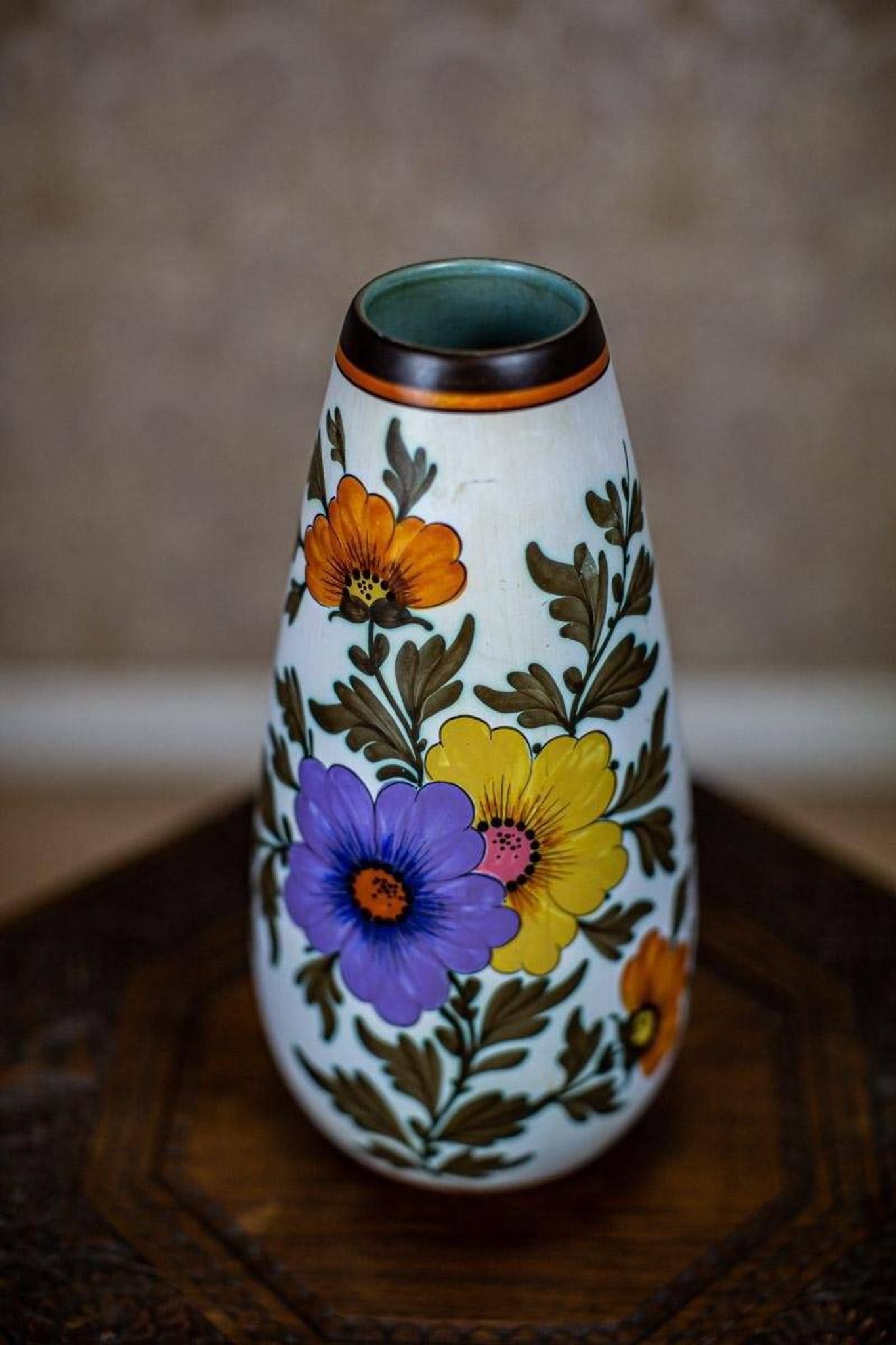 Vase en céramique à motifs floraux, années 1950