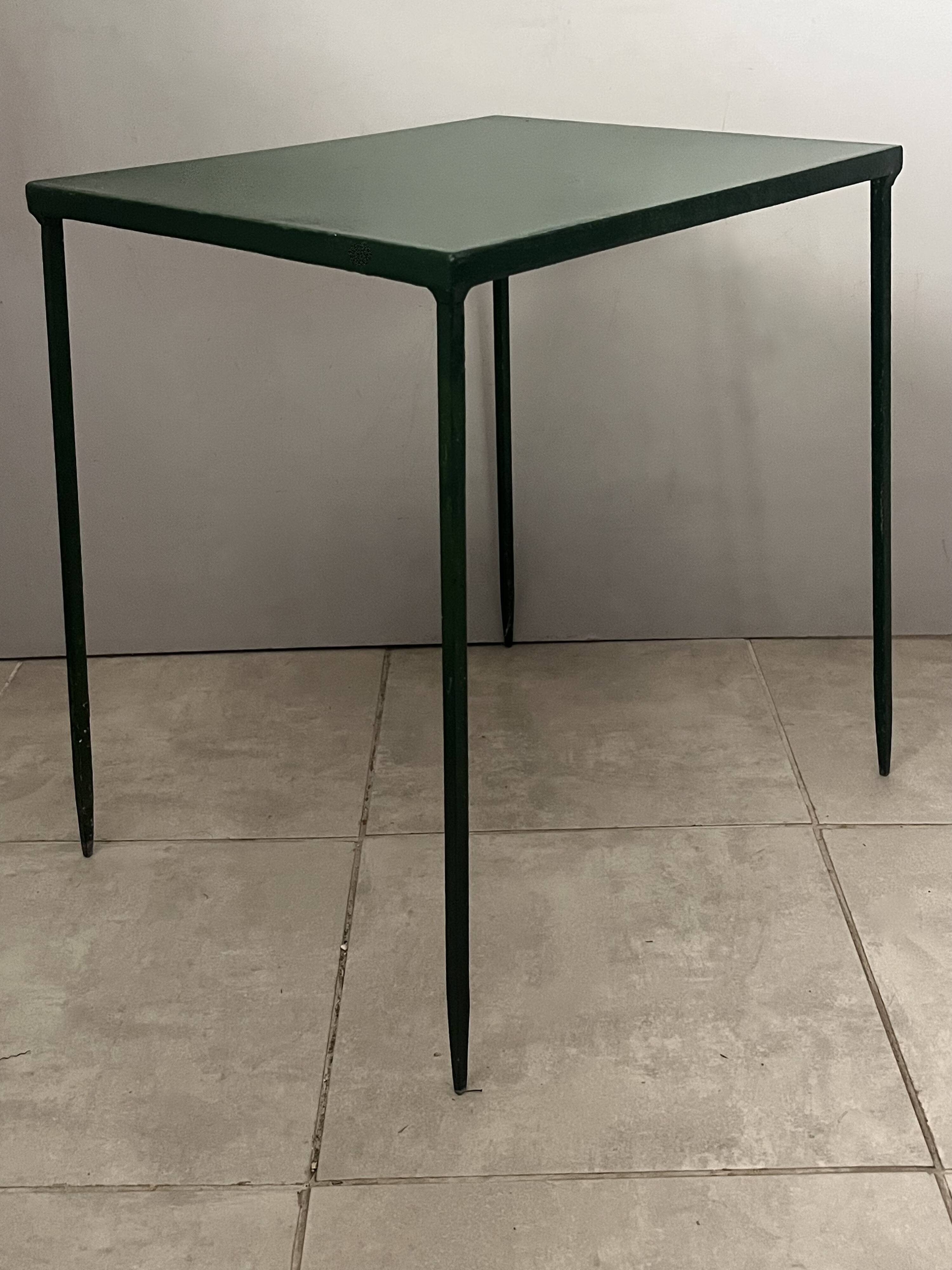 Petite table pour le salon ou le jardin