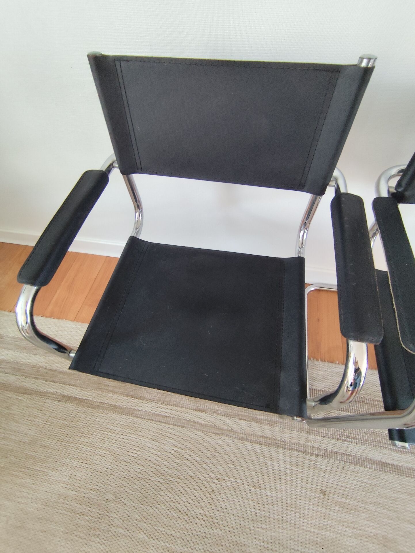 Set of 4 chrome tubular chairs