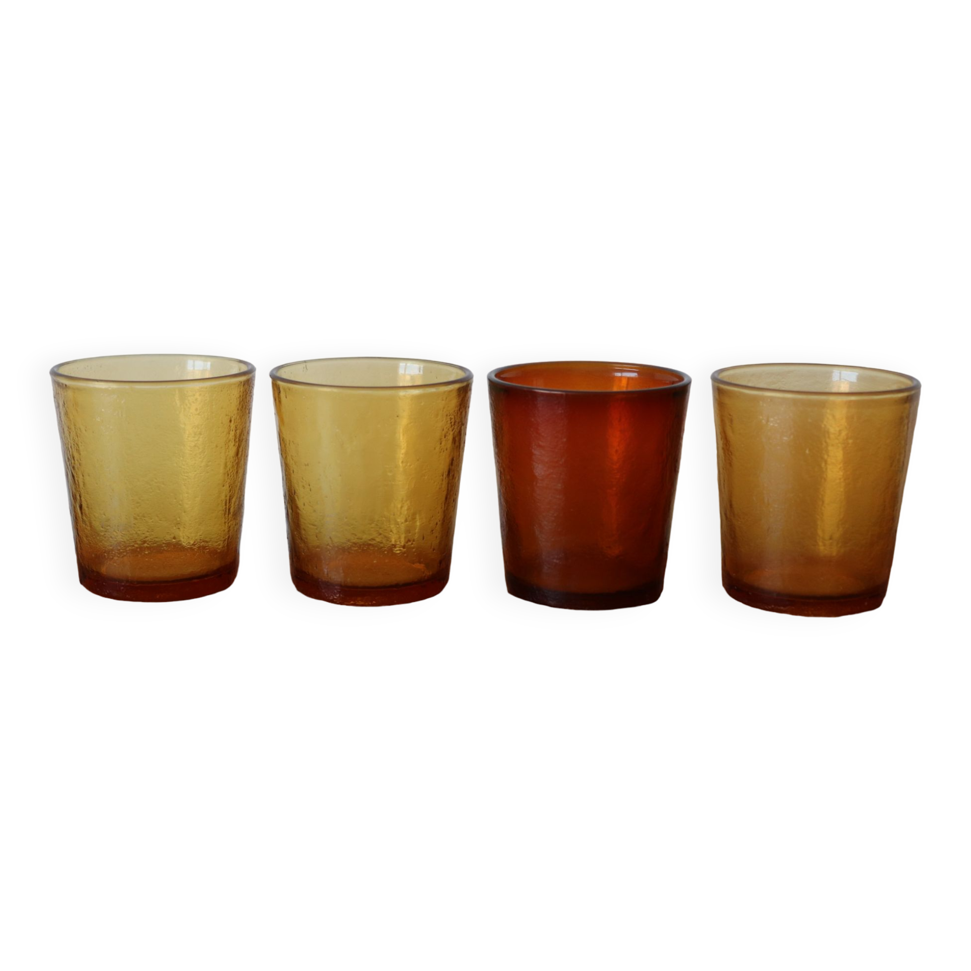 4 verres à eau ambrés