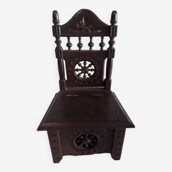 Ancienne Chaise bretonne en bois sculpté