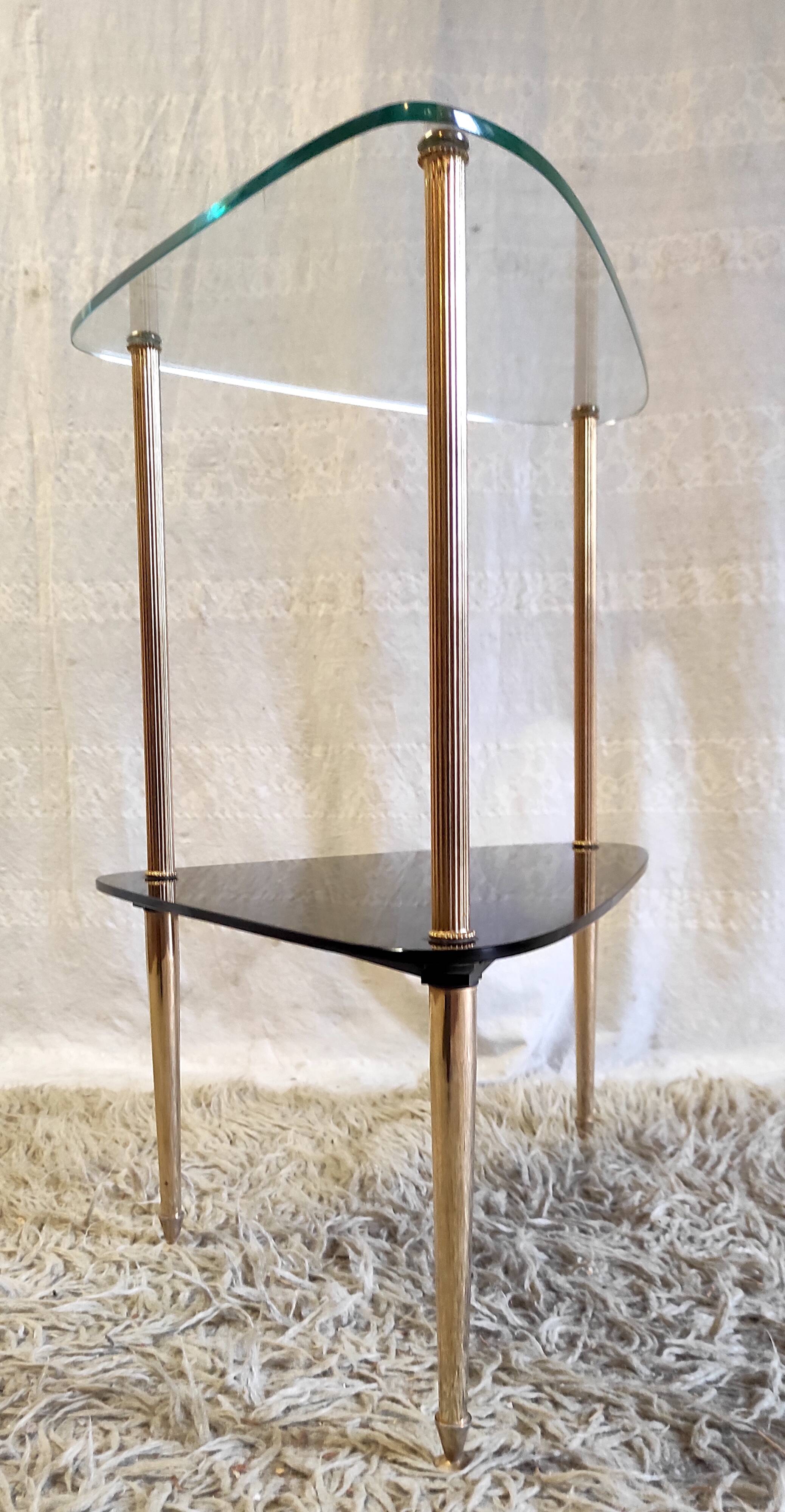 Table d'appoint tripode en laiton doré et verre - années 50/60