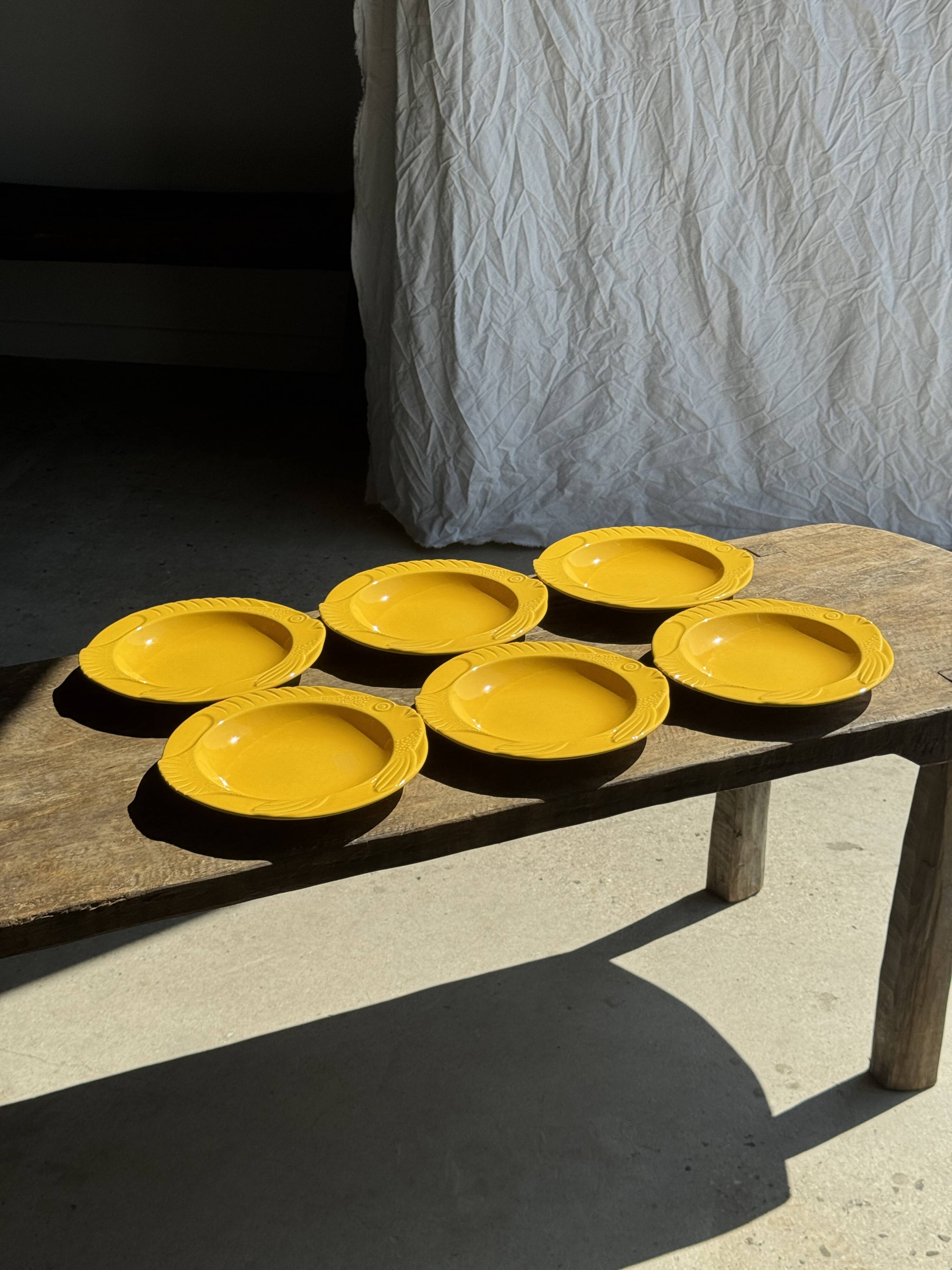 Set of 6 vintage yellow fish soup plates