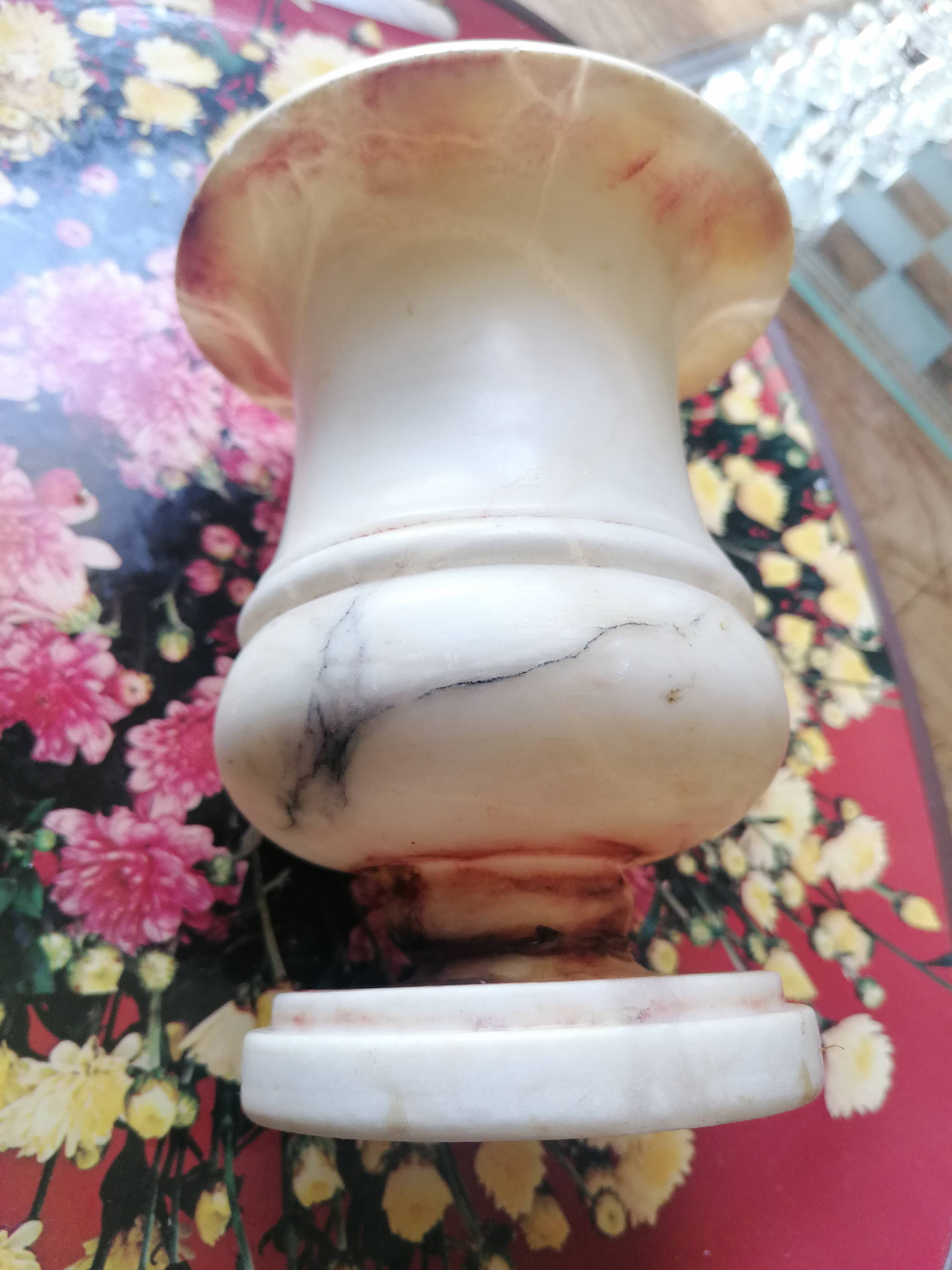 Vase en albatre Médicis rosé et creme