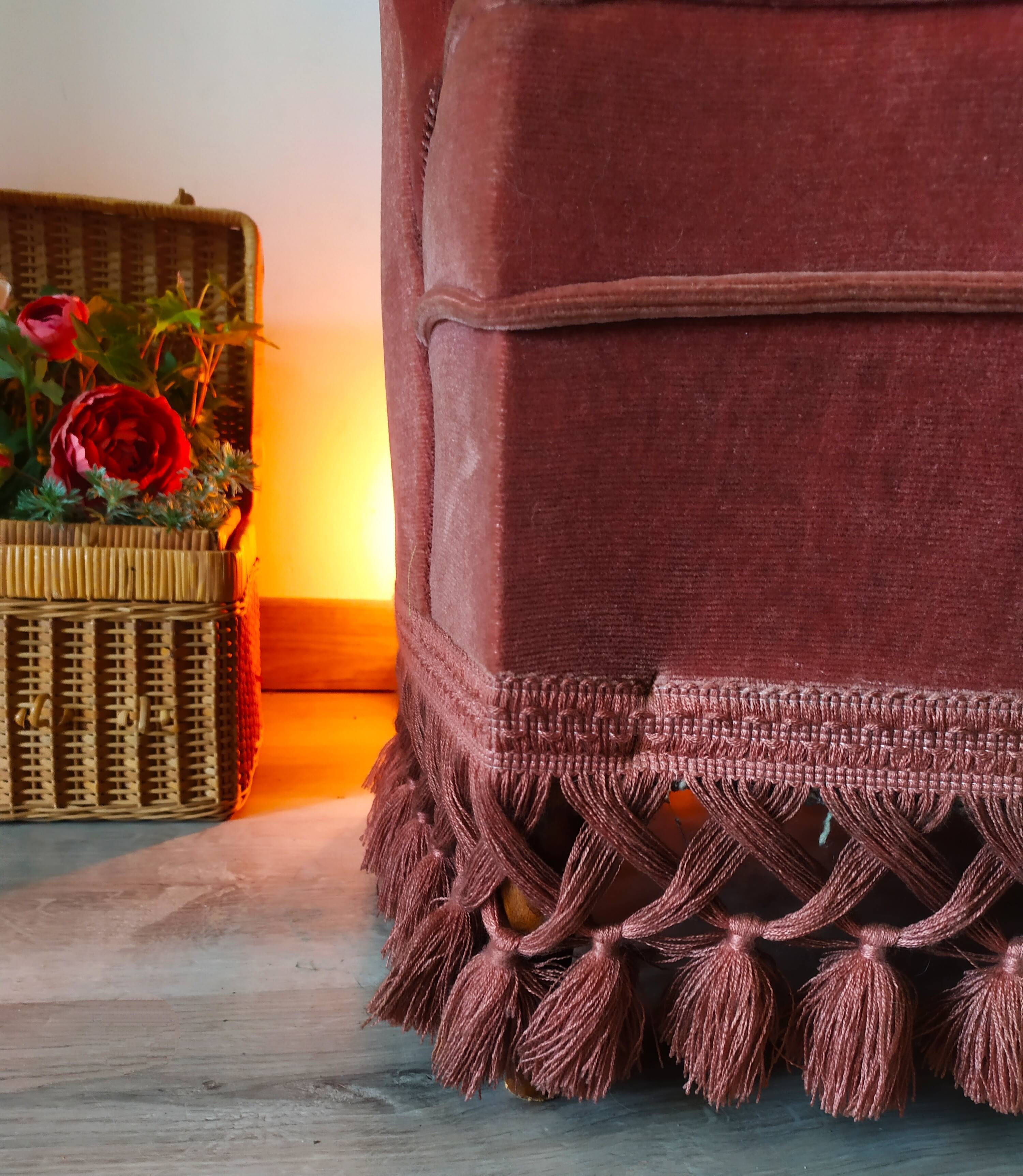 Pink velvet toad armchair