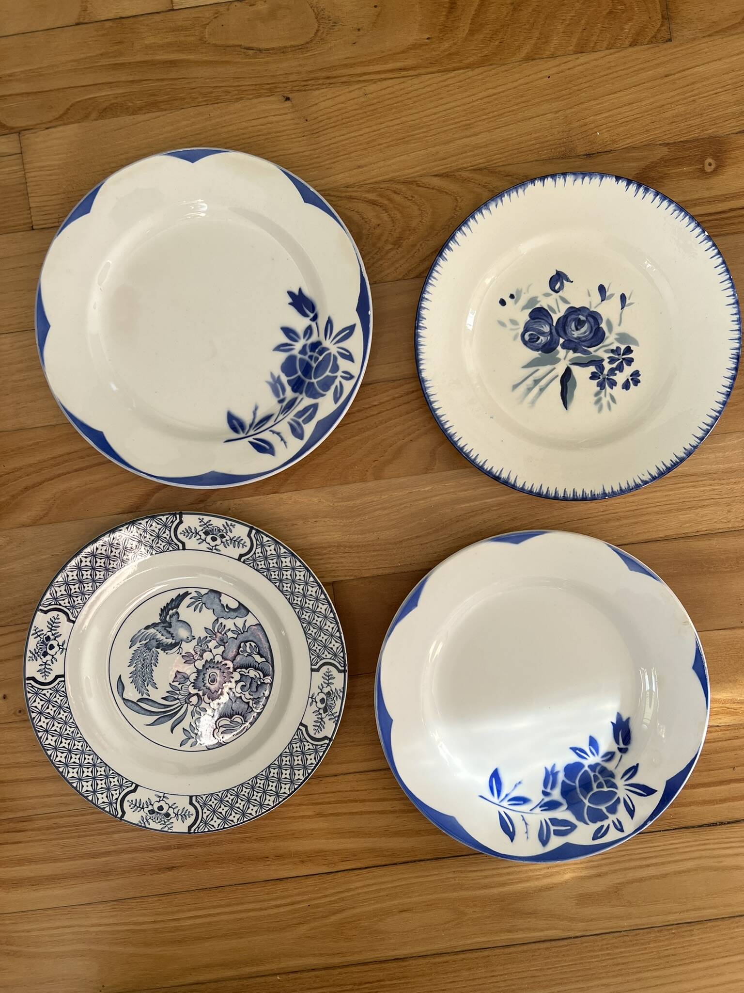 Assiettes à dessert dépareillées bleues