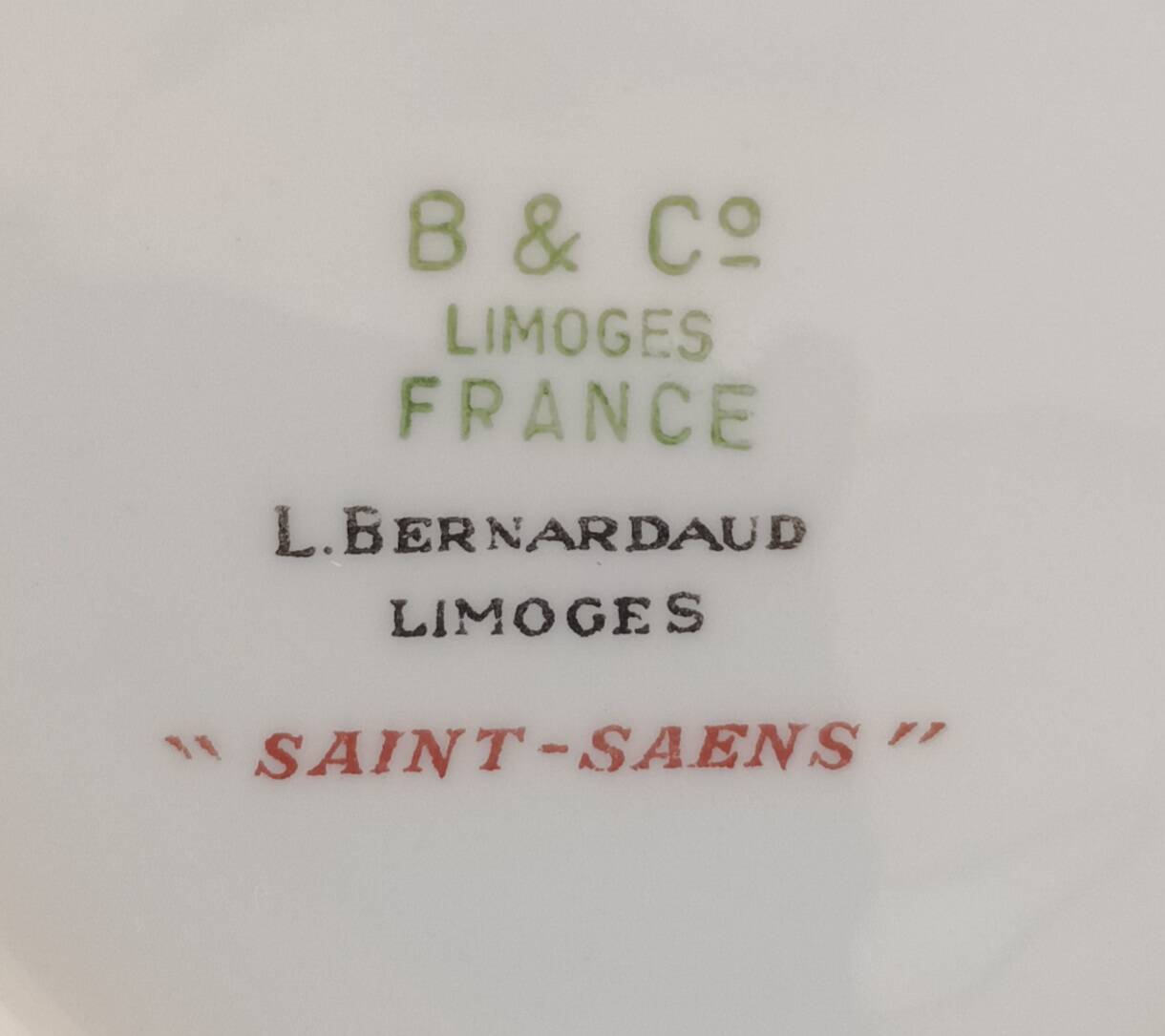 Set of 10 Bernardaud Saint-Saëns Limoges porcelain cups and saucers