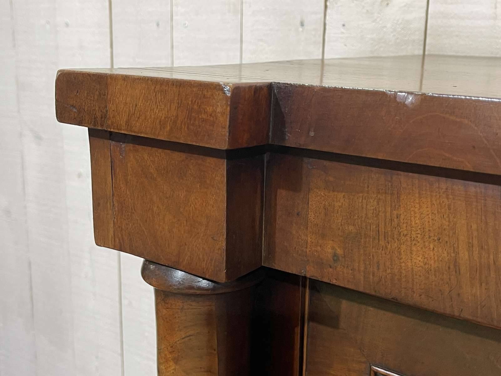 19th century Victorian mahogany chest of drawers