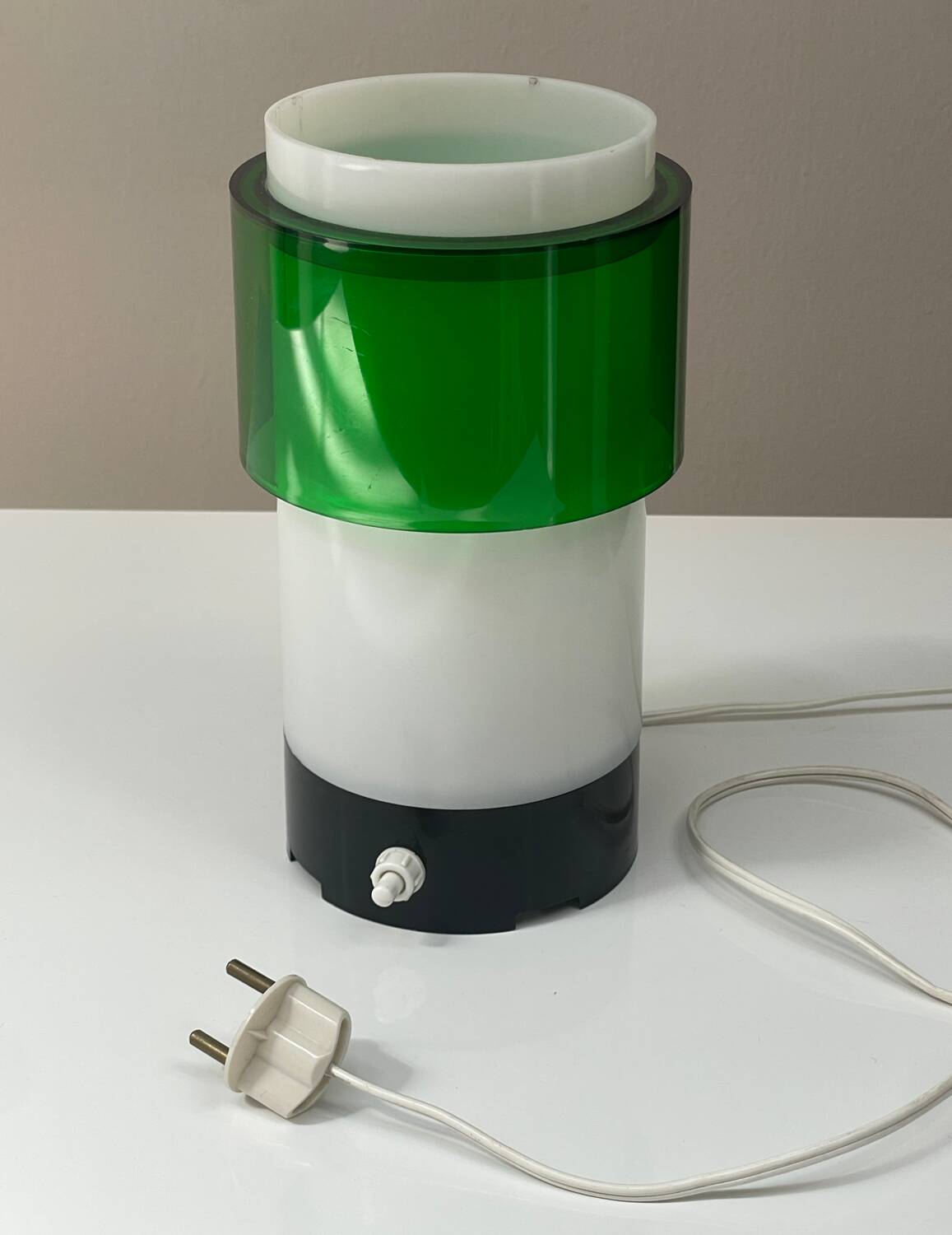 Small vintage lamp in plexiglass, Space Age style, 1970s.